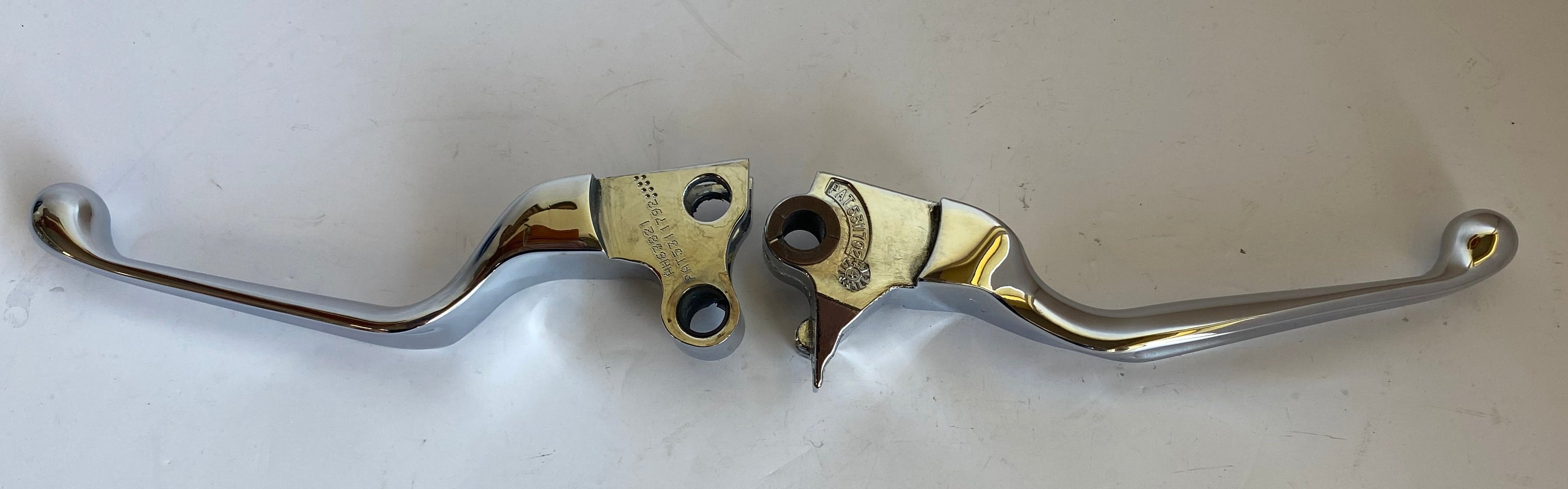 Jeu de leviers chromées Harley Davidson REF OEM 45076-96 & 45077-07