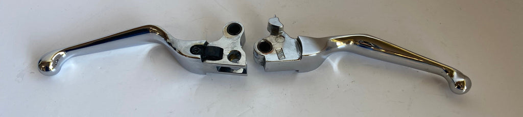 Jeu de leviers chromées Harley Davidson REF OEM 45076-96 & 45077-07