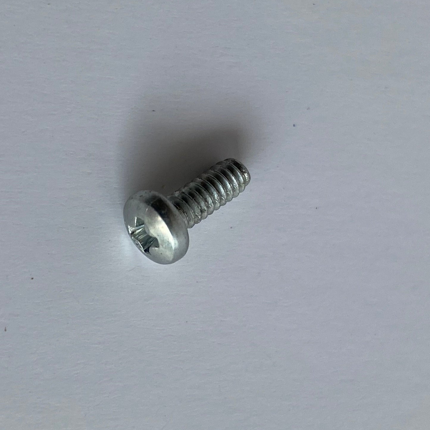 Vis 4-40 x 5/16 ornement garde boue avant Harley Davidson REF OEM 2531