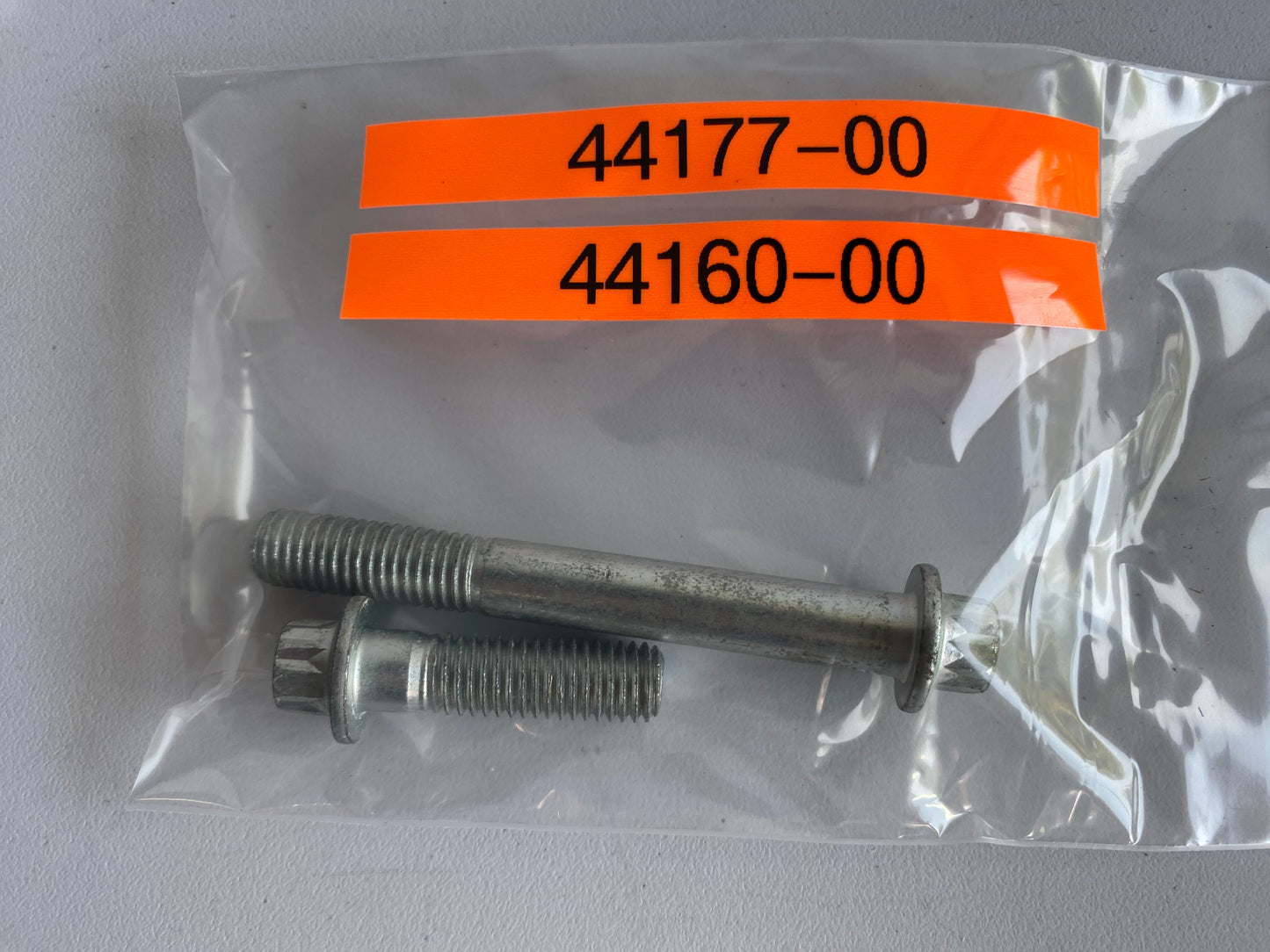 Kit vis étrier de frein avant Harley Davidson REF OEM 44177-00 & 44160-00