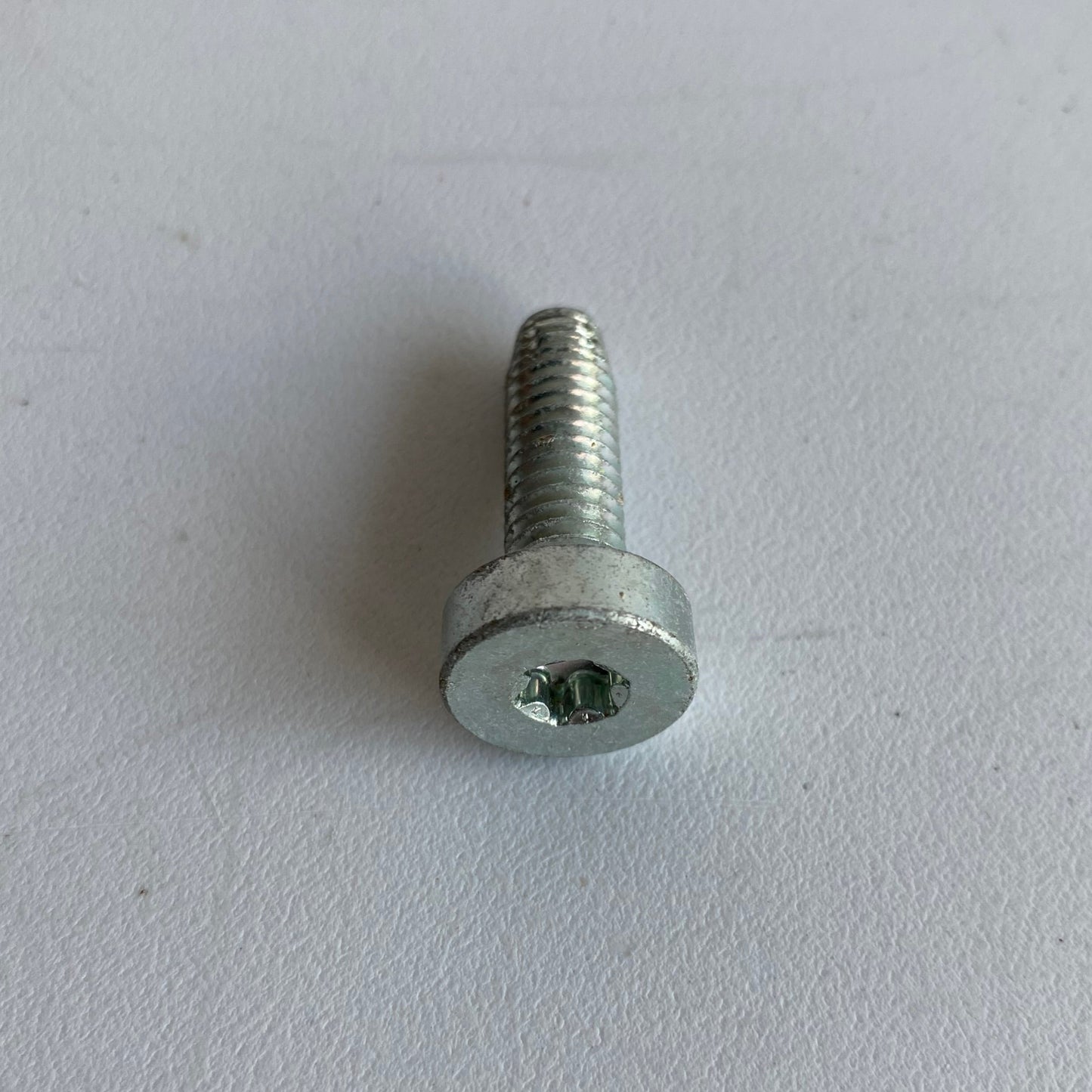 Vis 5/16-18 x 1 pouce Torx tête plate Harley Davidson REF OEM 3684