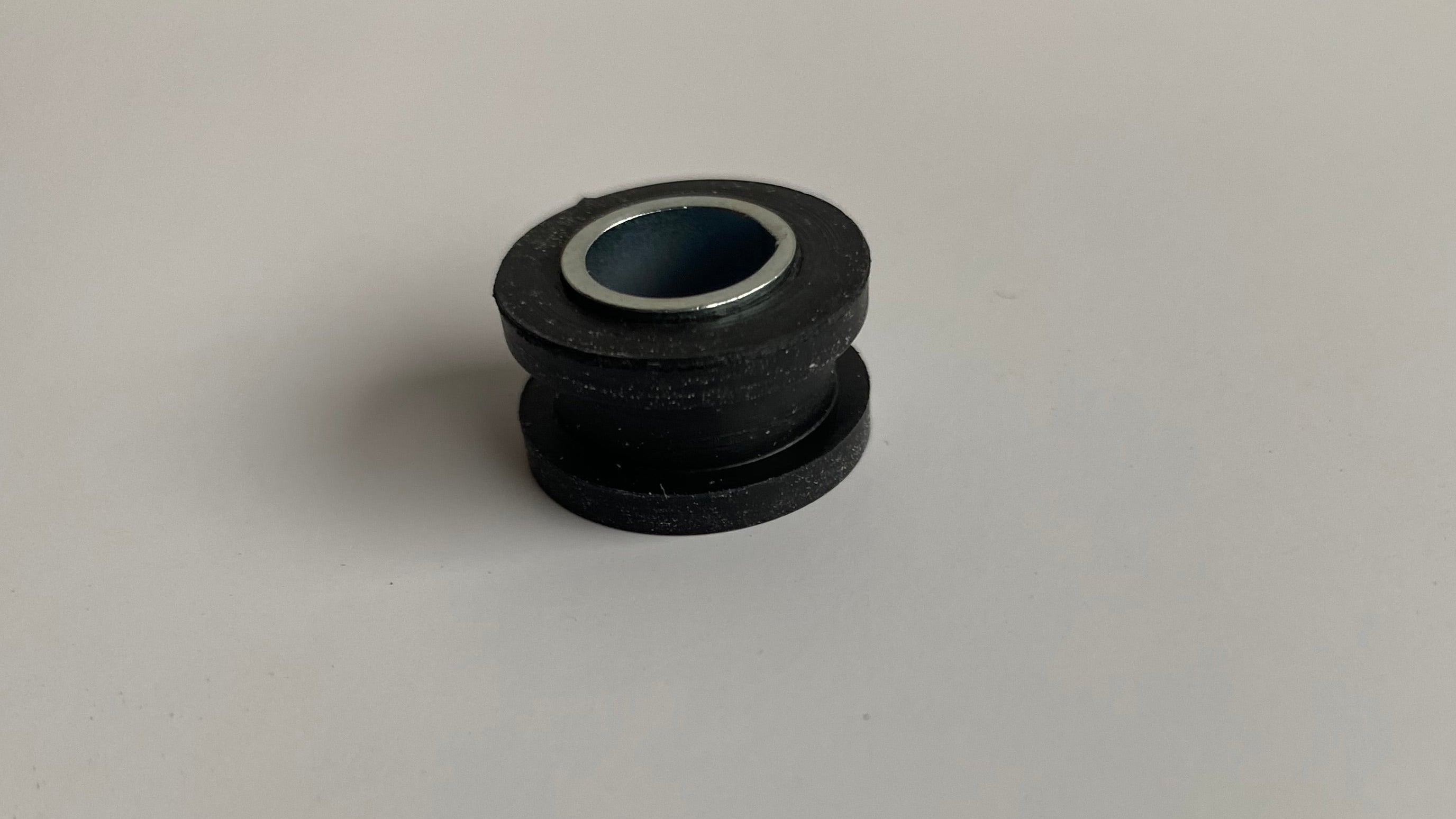 Silent bloc + entretoise Shovelhead Harley Davidson REF OEM  11411