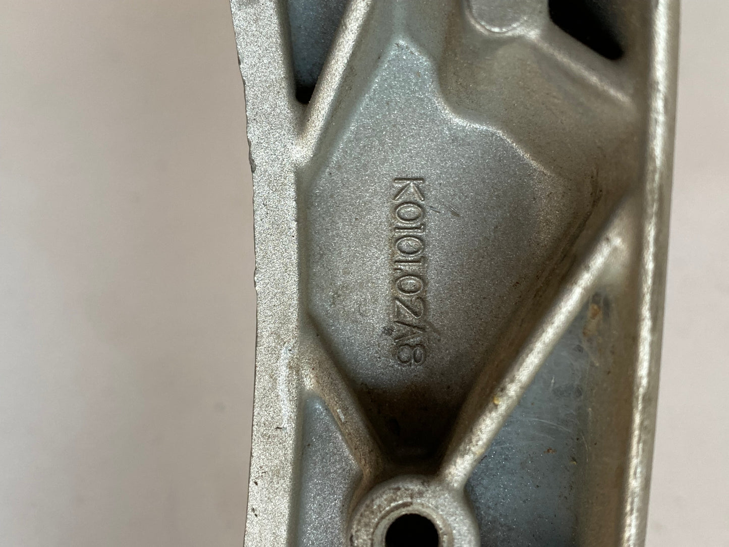 Bout de bras oscillant droit amovible BUELL REF OEM : K0101.02A8