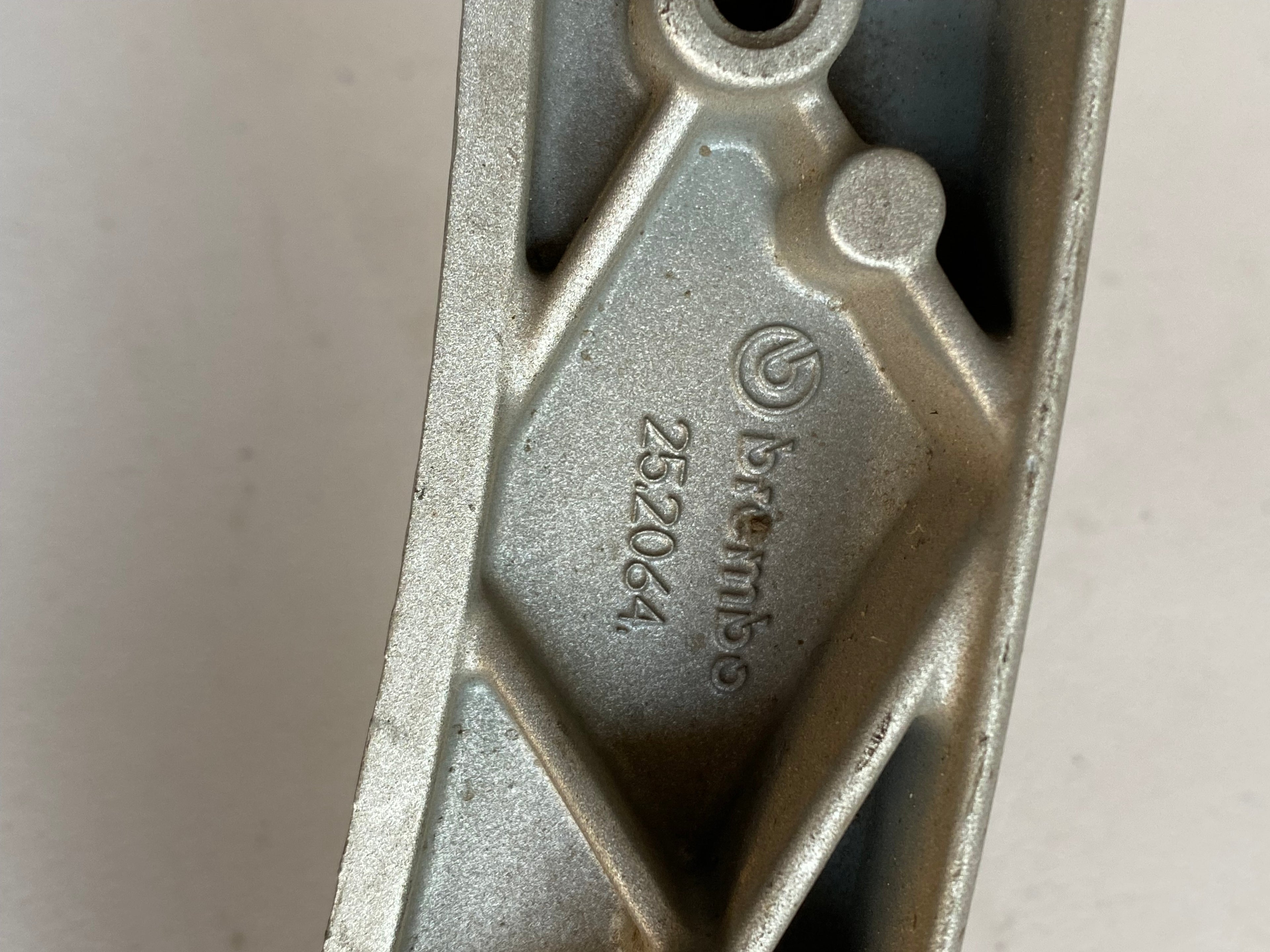 BUELL Removable Right Swingarm End OEM REF: K0101.02A8