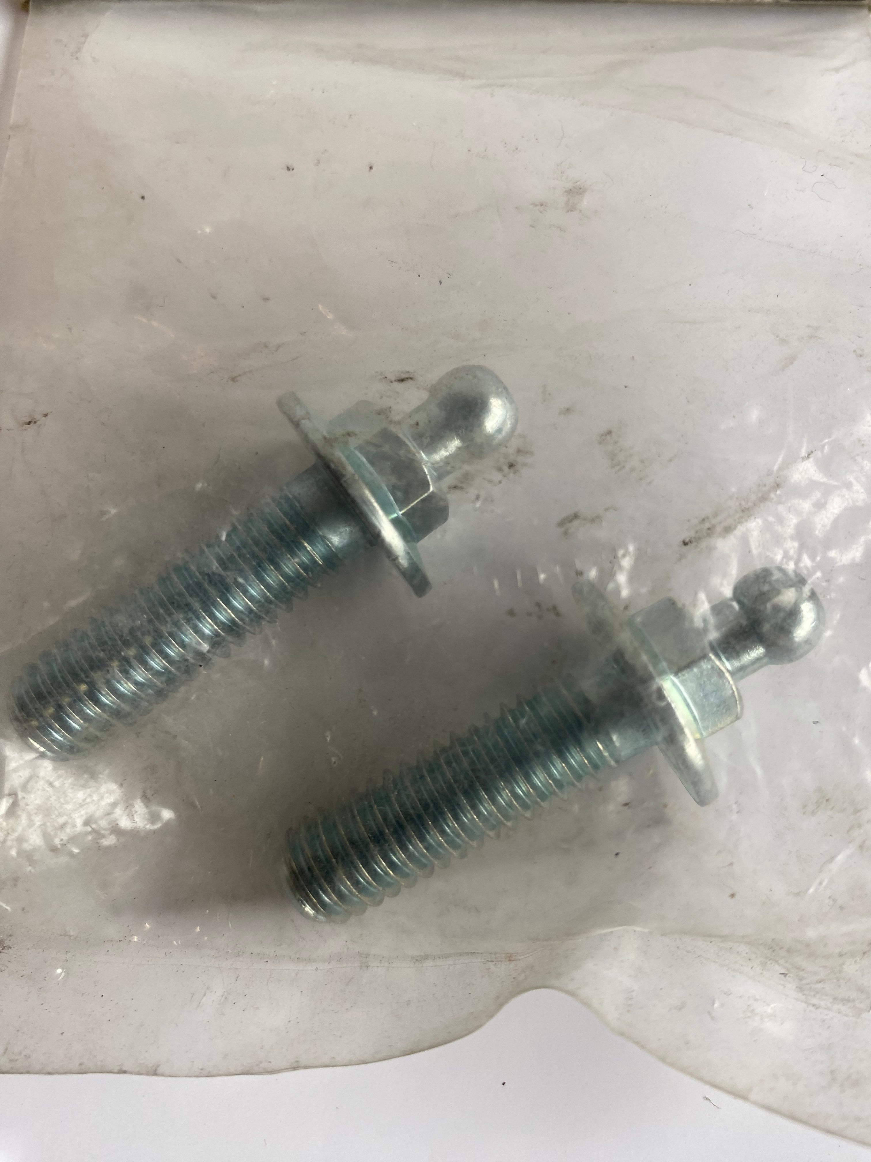 Jeu de 2 vis de reniflards 3/8-16 x 1-1/4 Harley Davidson REF OEM 29465-99