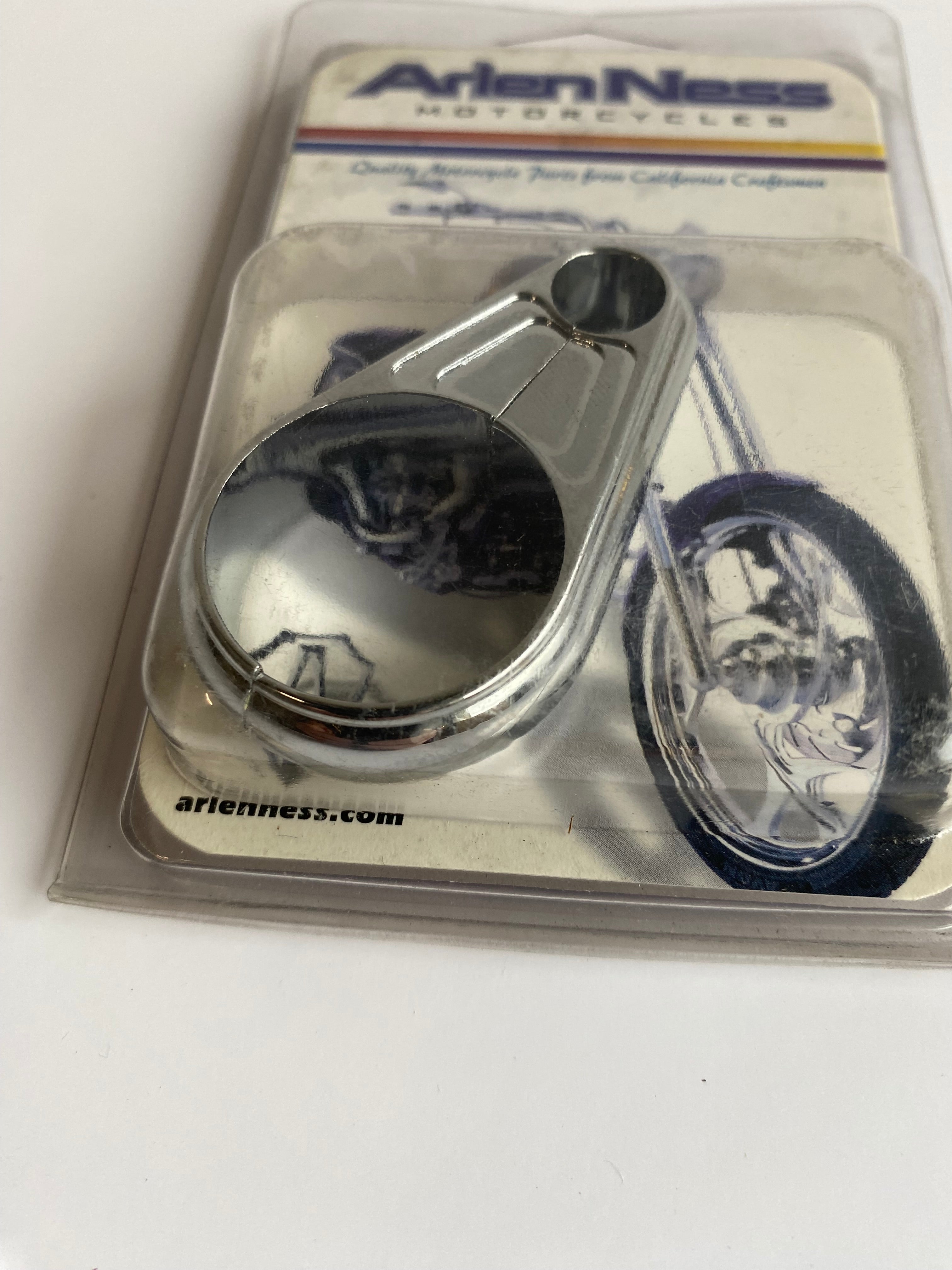 Collier de cadre Arlen Ness pour câble embrayage Harley Davidson REF MCS 960816