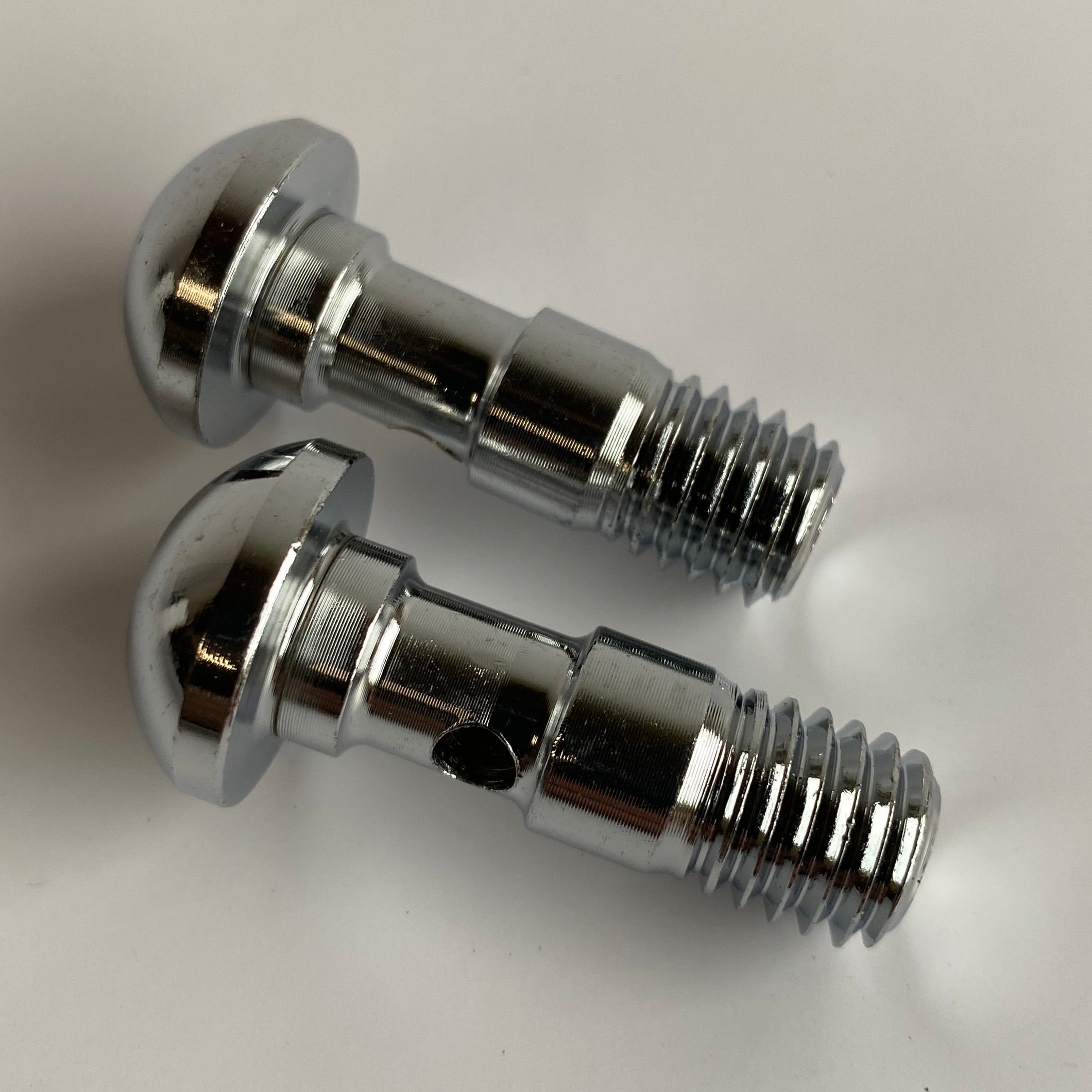 Jeu de 2 vis reniflard chromées 1/2-13 x 1-1/2 Harley Davidson