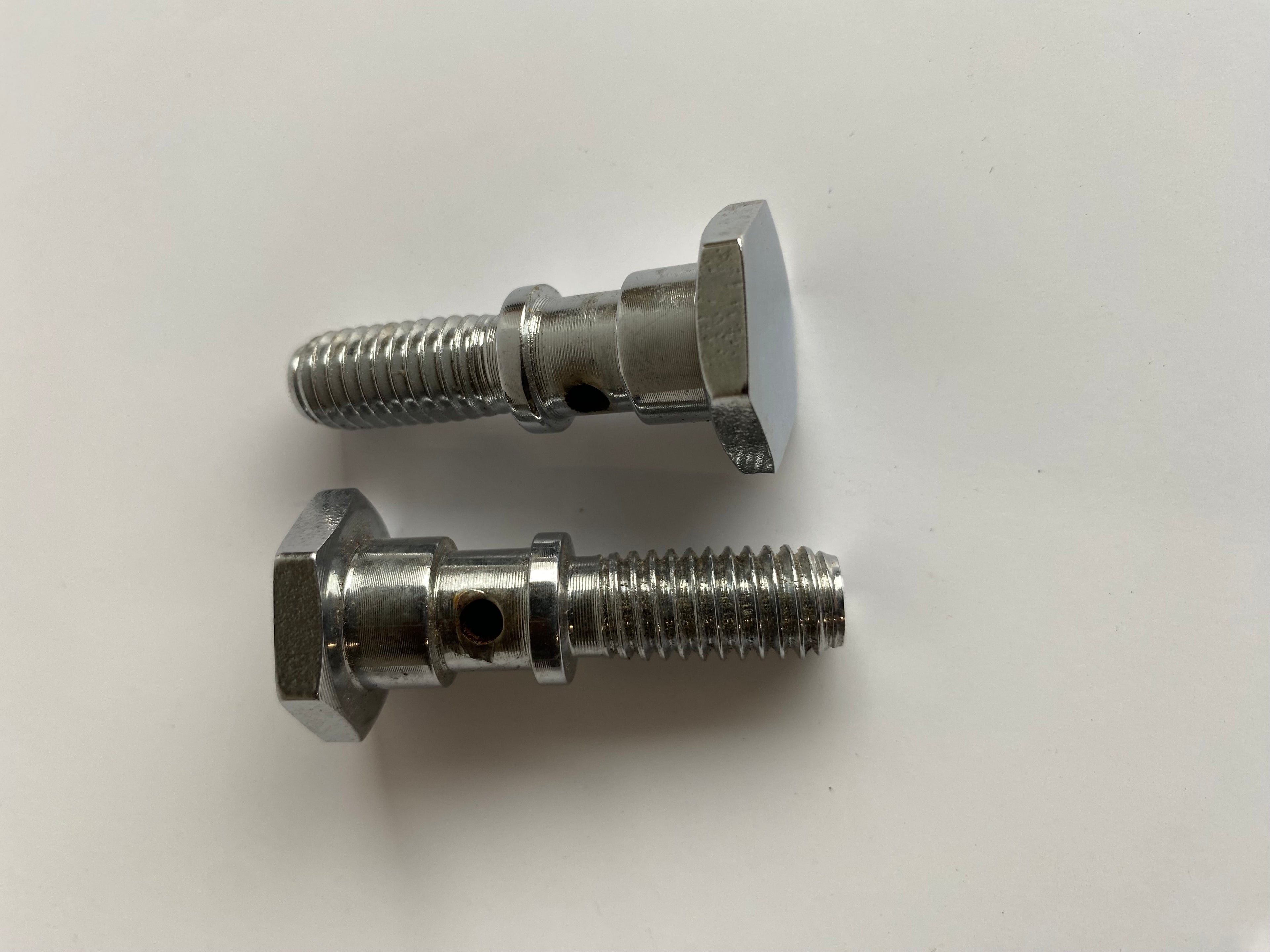 Jeu de 2 vis de reniflard 3/8-16 x 1-1/2 Harley Davidson