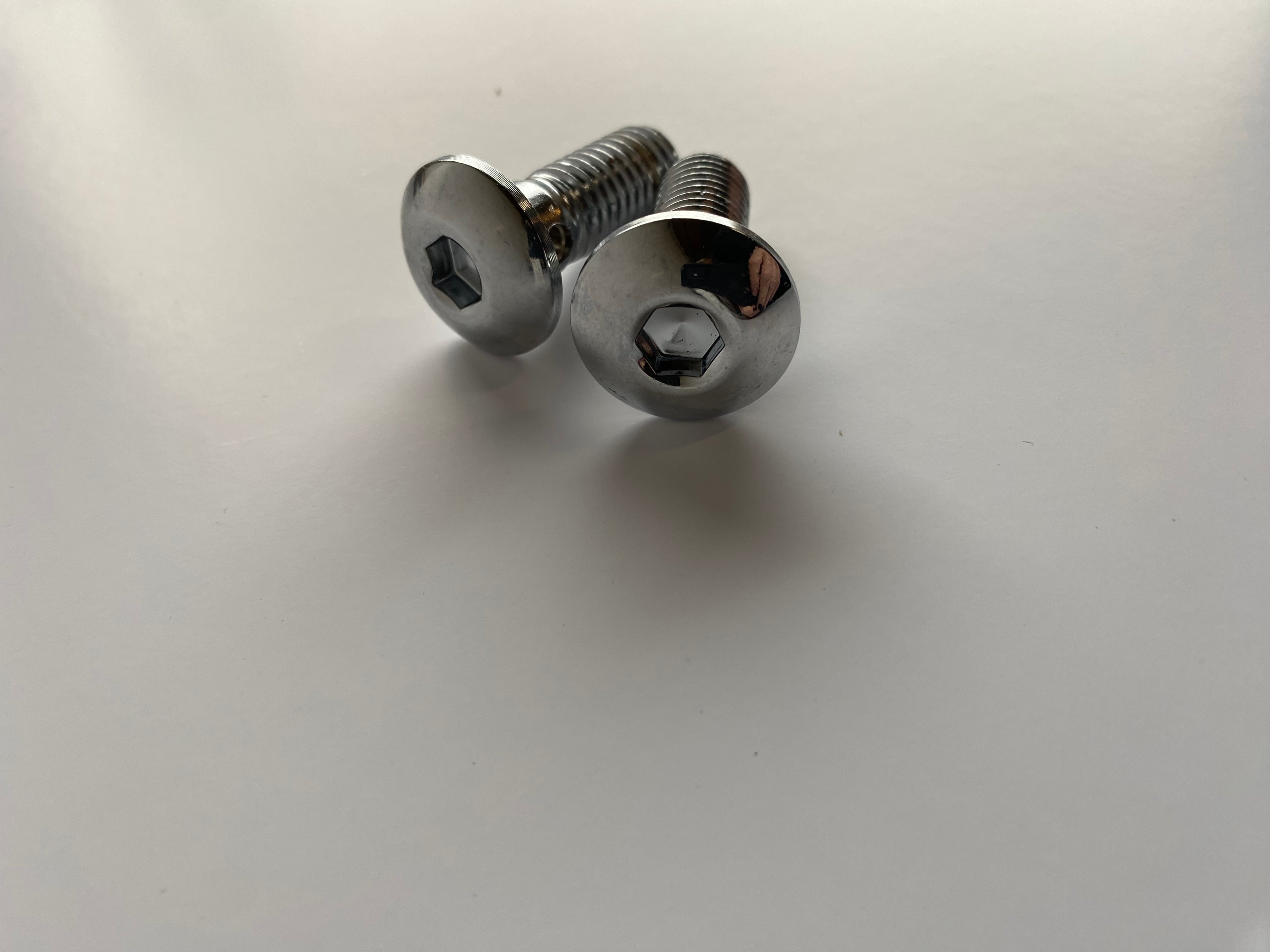 Jeu de 2 vis de reniflard 1/2-13 x 1-1/4 Harley Davidson