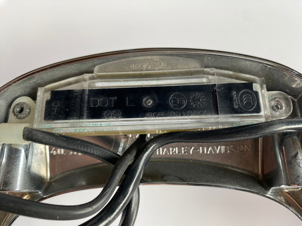 Feu arrière LED 3 fonctions Touring Harley Davidson REF OEM 67800132