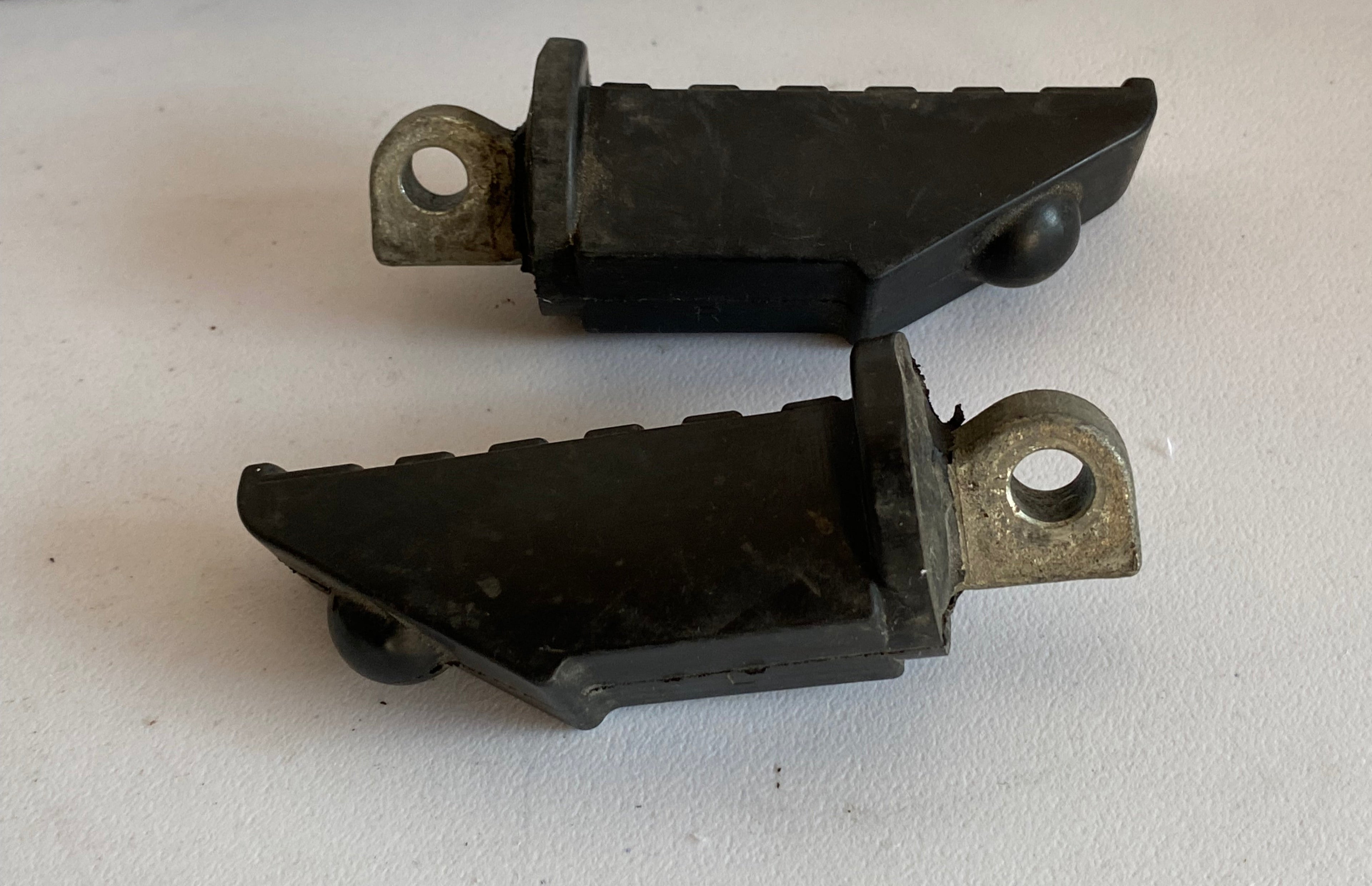 Jeu de cales pieds passagers BUELL REF OEM : N502.8B / N503.8B