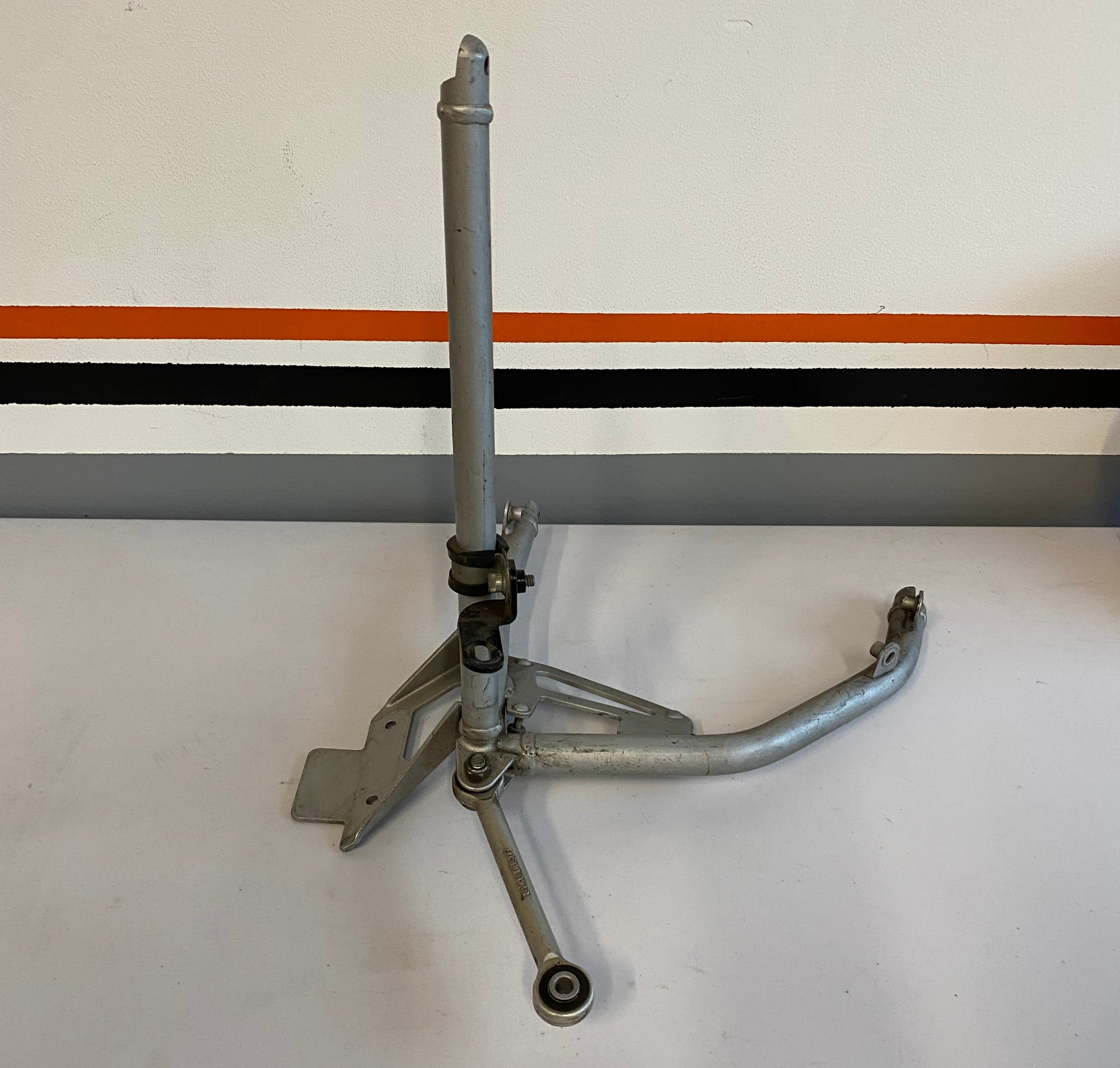 Front engine mount W BUELL XB REF OEM: L1511.4A8YT