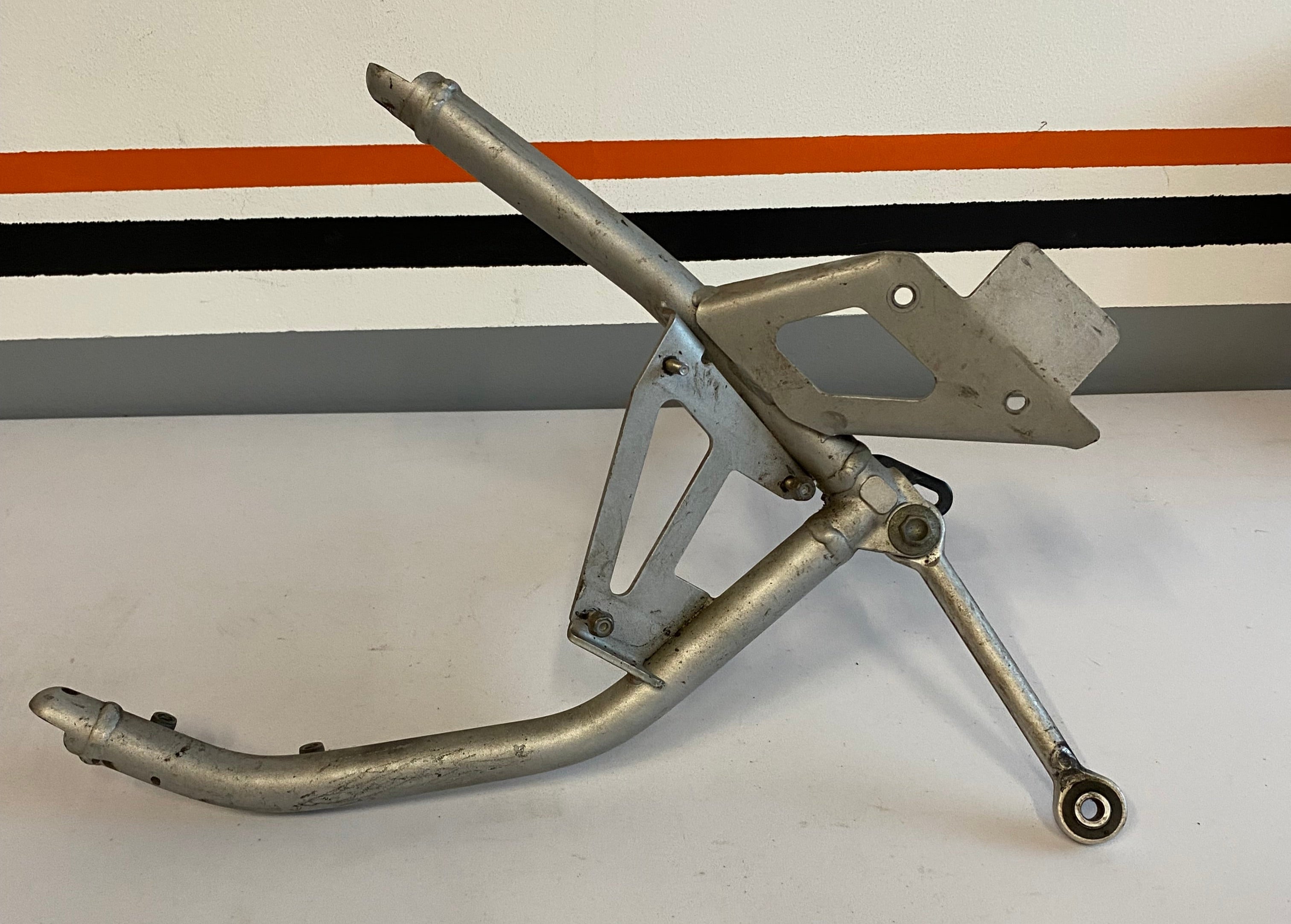 Front engine mount W BUELL XB REF OEM: L1511.4A8YT