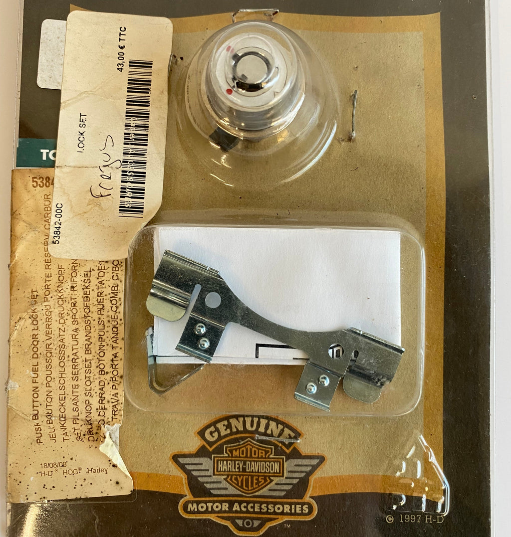 Bouton poussoir trappe carburant Touring Harley Davidson REF 53842-00C