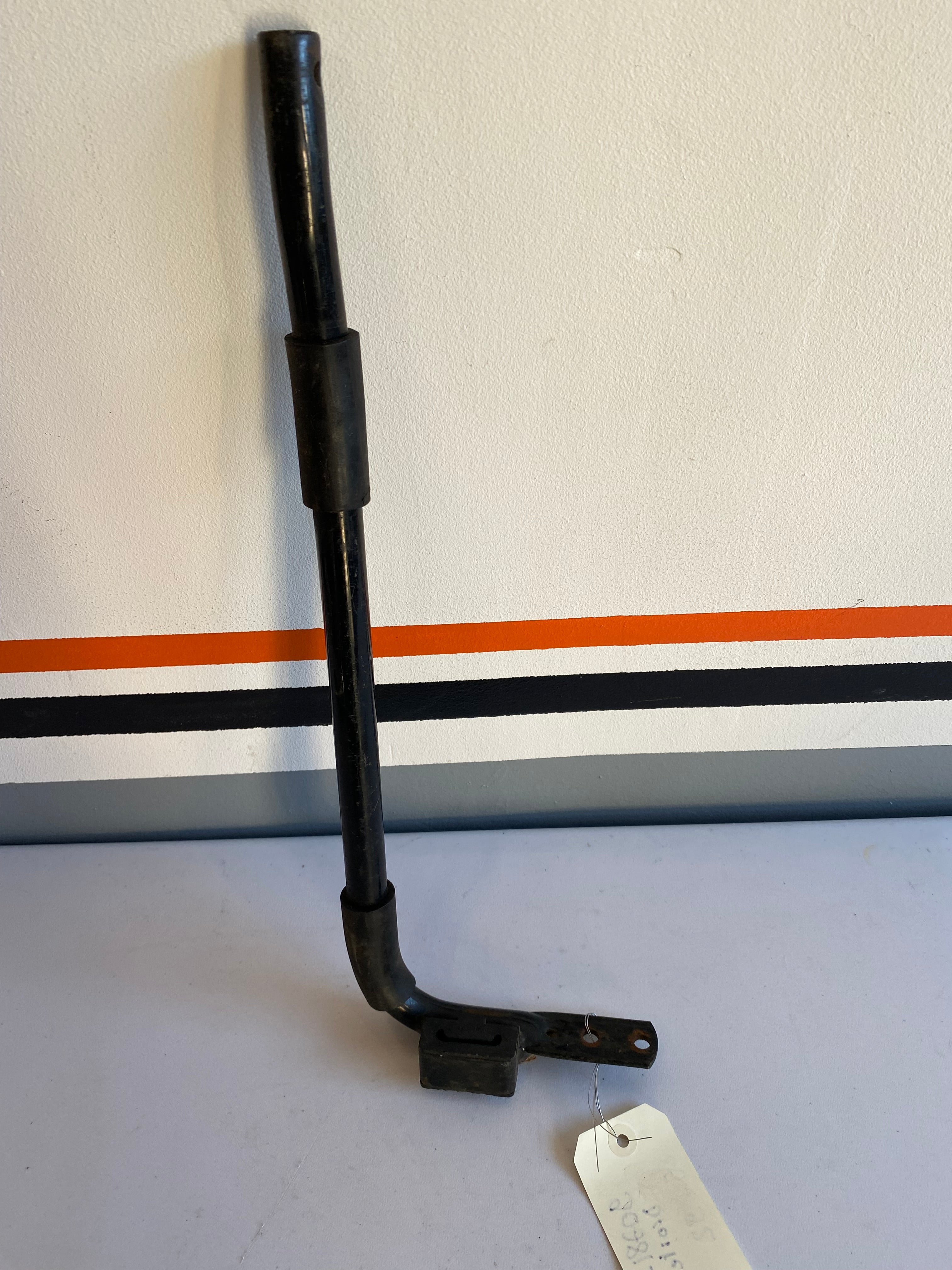 Support gauche de sacoche et de silencieux  Harley Davidson REF OEM : 49194-85