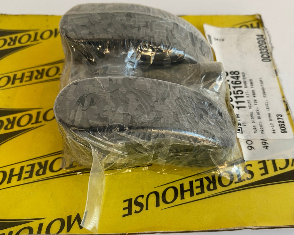 Supports de clignotants avants sur fourche 49 mm Dyna Harley Davidson REF MCS 905273