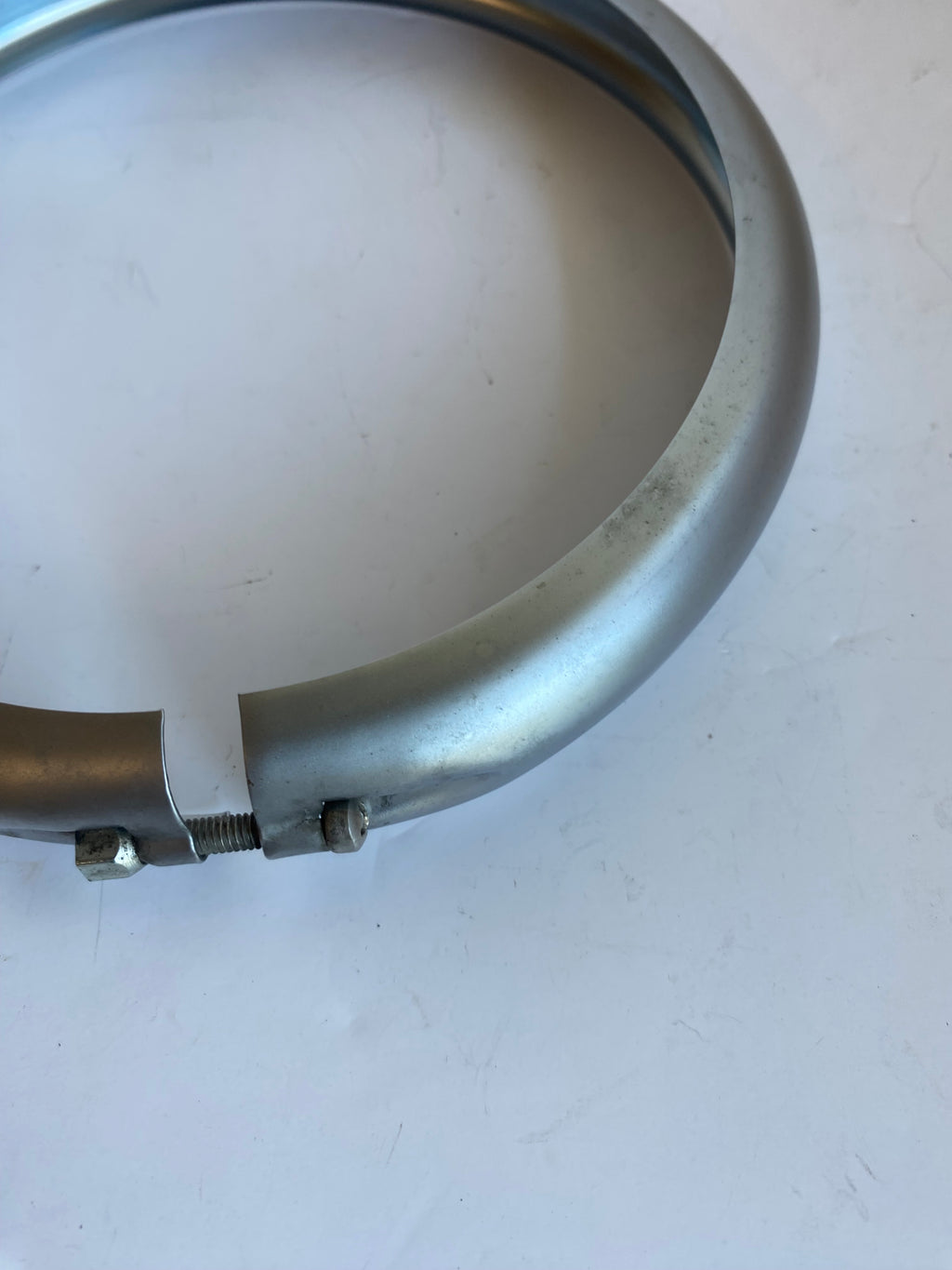 Cerclage de phare chrome satiné 5-3/4" Harley Davidson REF OEM 68443-07A