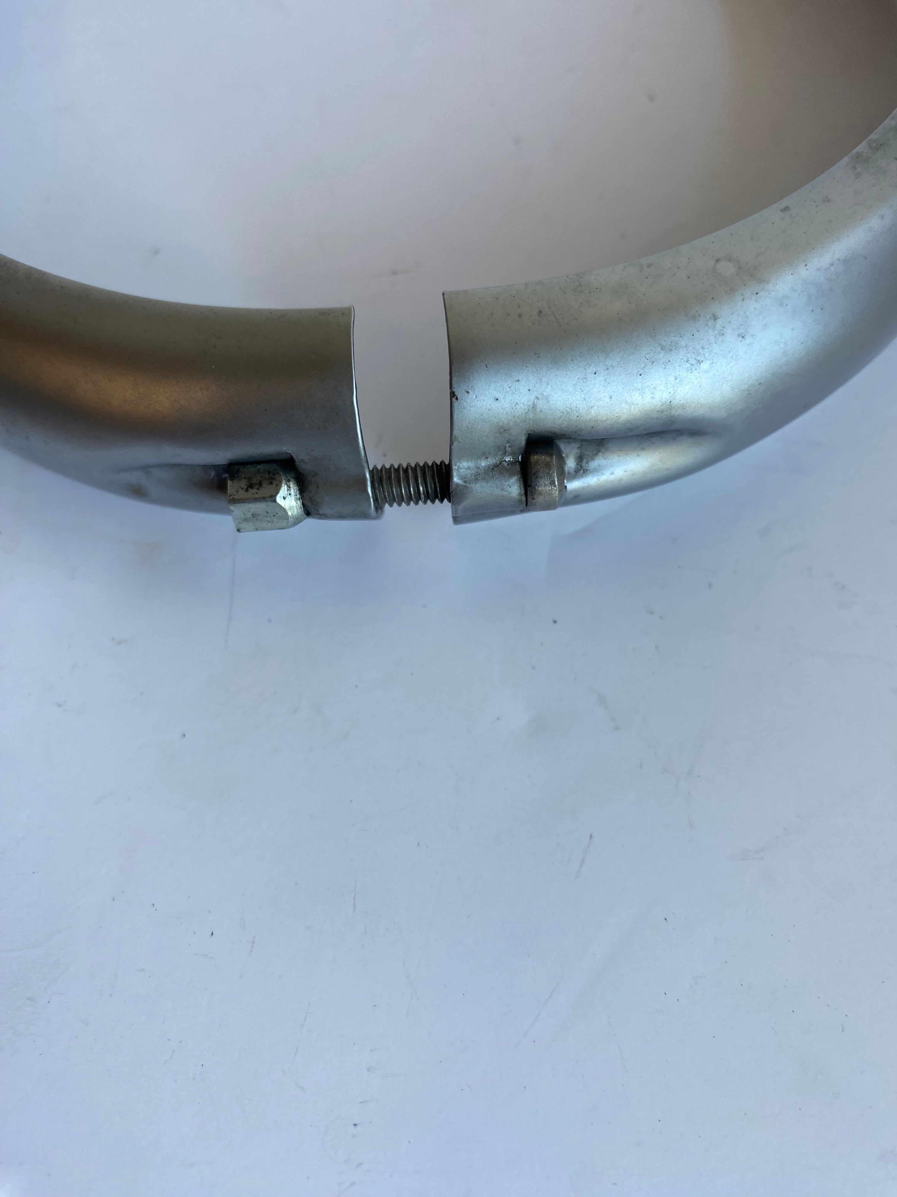Cerclage de phare chrome satiné 5-3/4" Harley Davidson REF OEM 68443-07A