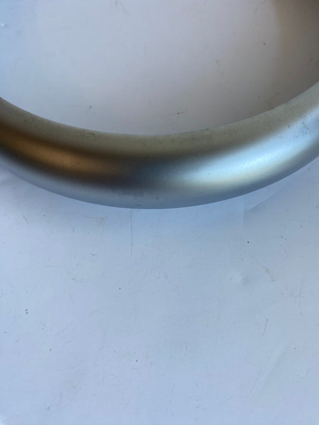 Cerclage de phare chrome satiné 5-3/4" Harley Davidson REF OEM 68443-07A