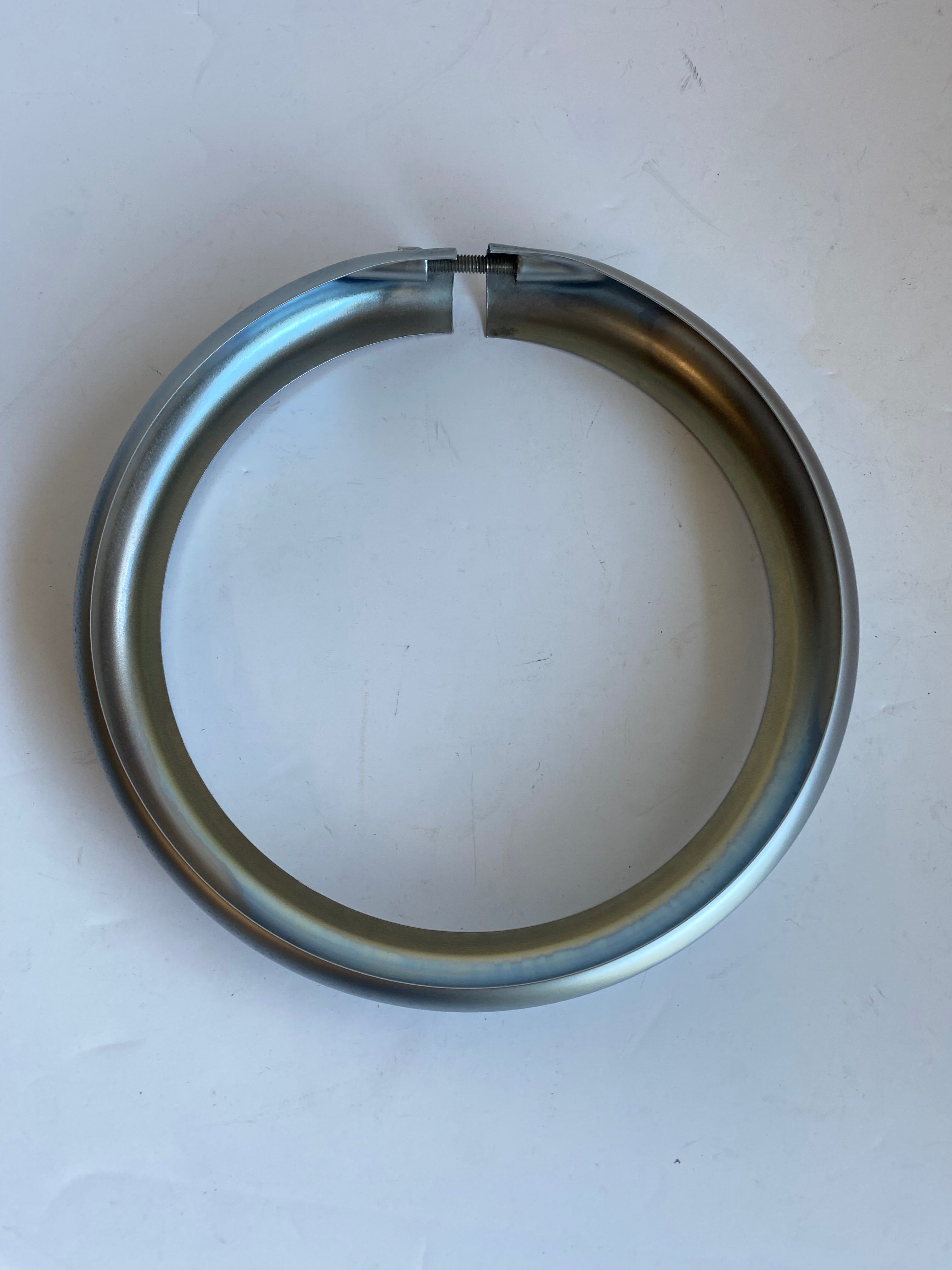 Cerclage de phare chrome satiné 5-3/4" Harley Davidson REF OEM 68443-07A