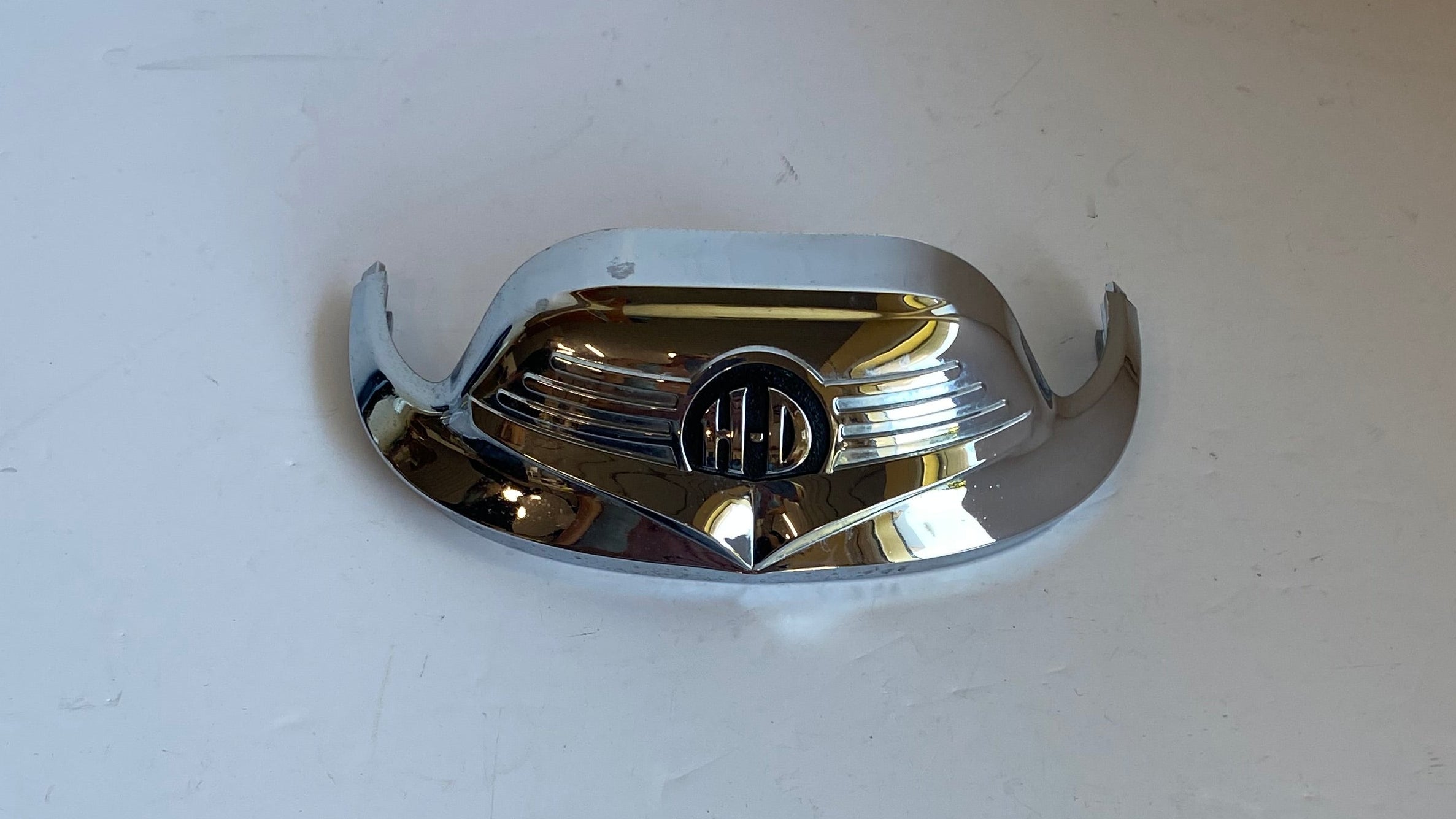 Ornement de garde boue avant chromé Touring Harley Davidson REF OEM 59341-98
