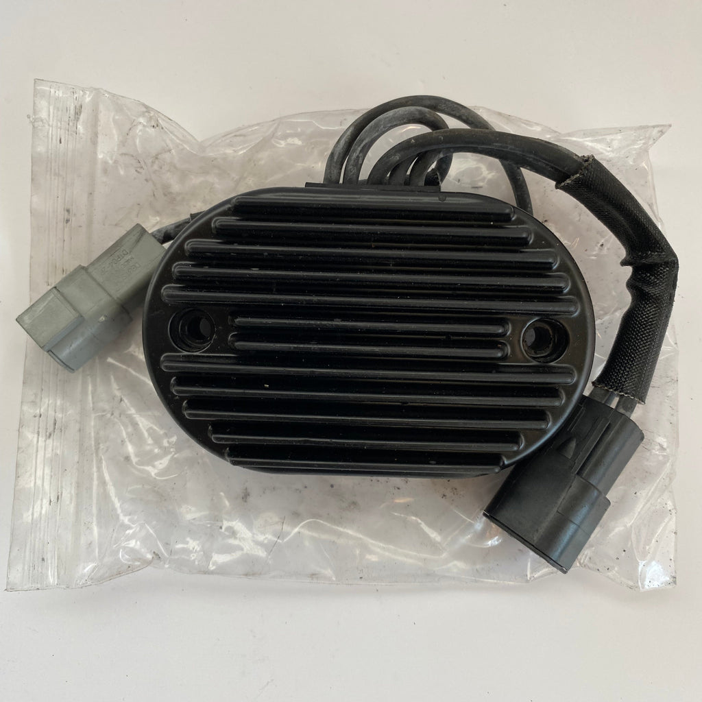 Régulateur de tension Softail 2007 Harley Davidson REF OEM  74540-07