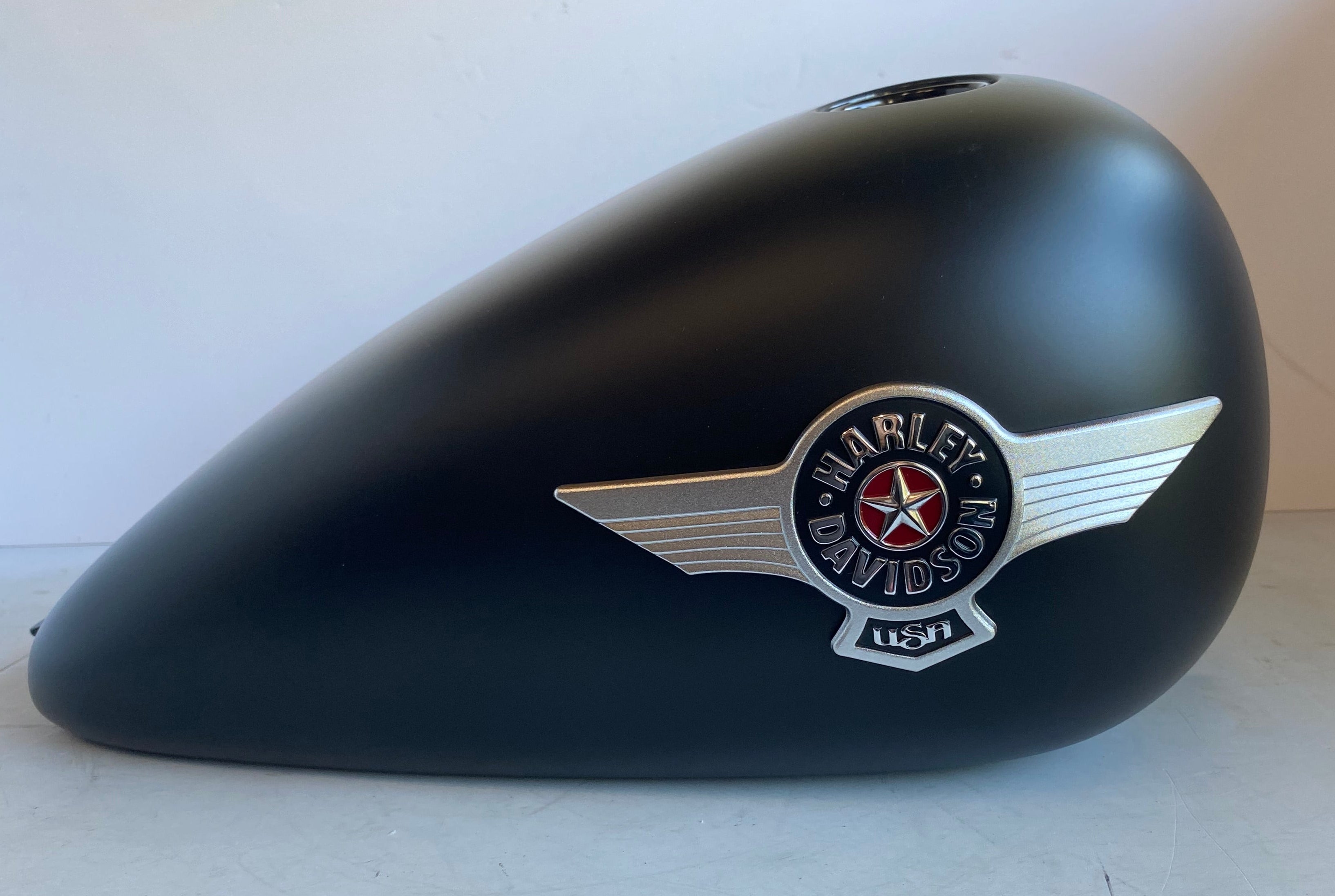Réservoir carburant noir mat Softail Fat Boy Spécial Harley Davidson REF OEM 61000154BYM