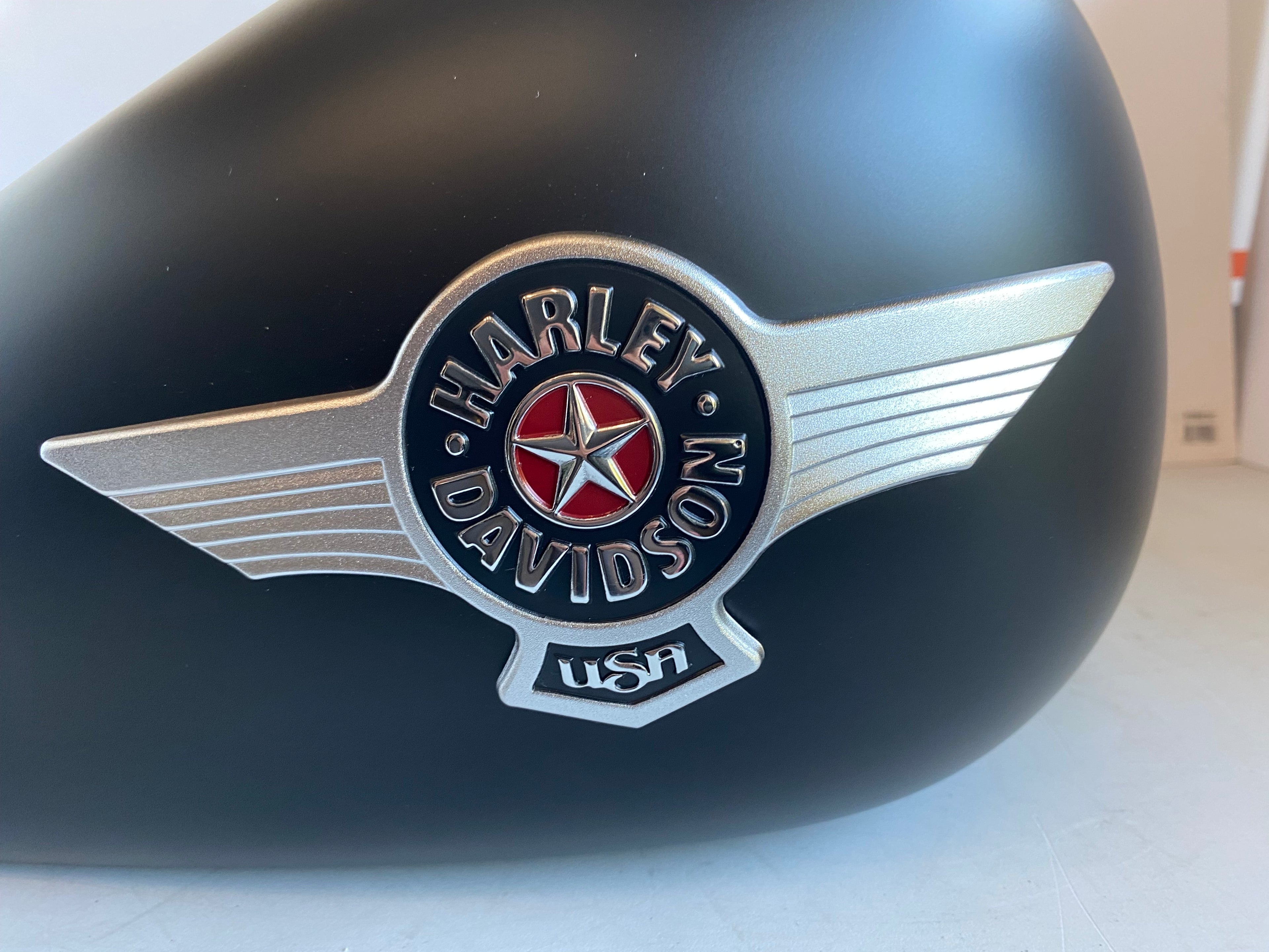 Réservoir carburant noir mat Softail Fat Boy Spécial Harley Davidson REF OEM 61000154BYM