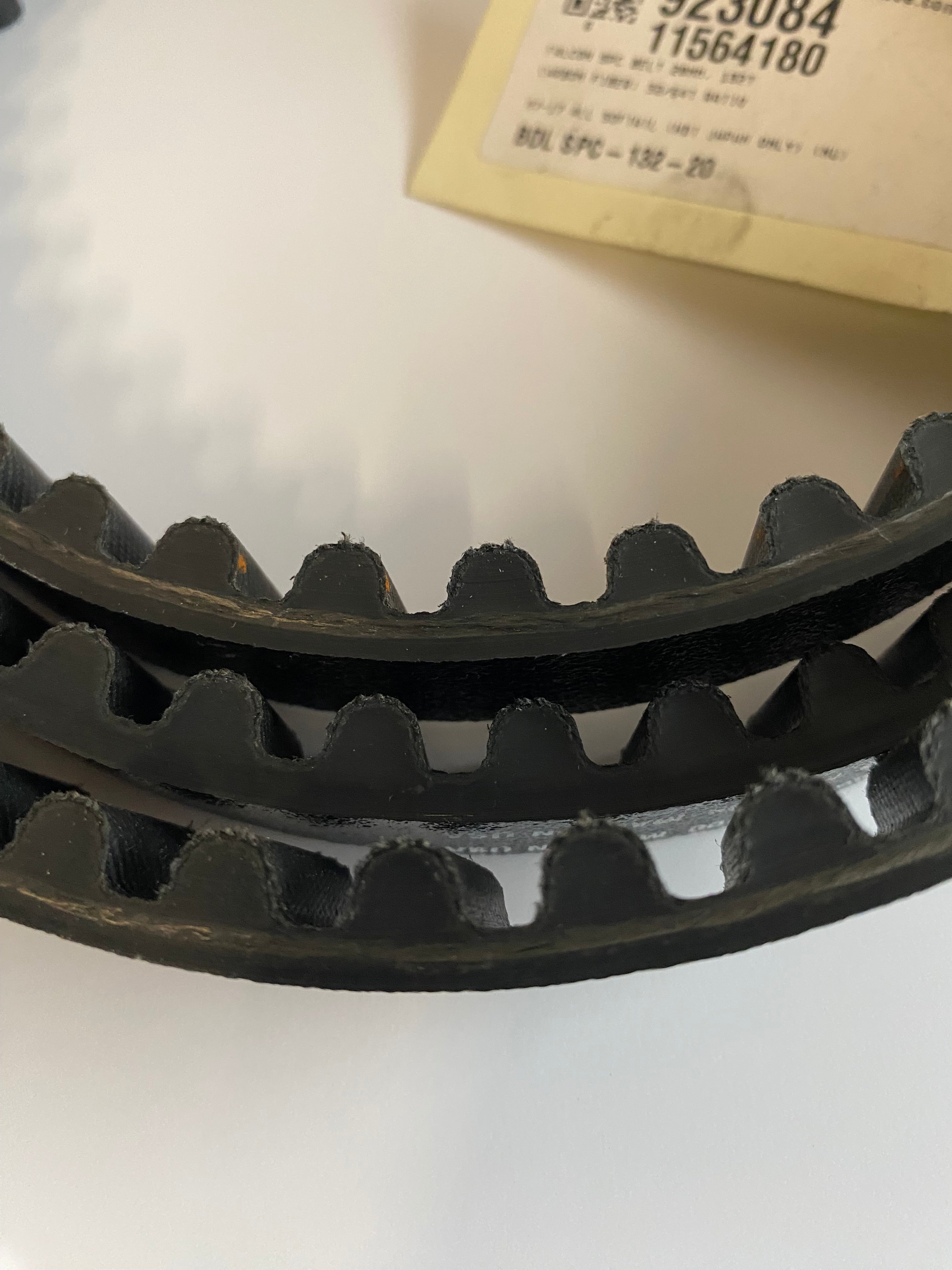 Courroie secondaire 132 dents x 20 mm Softail Harley Davidson REF OEM 40074-07