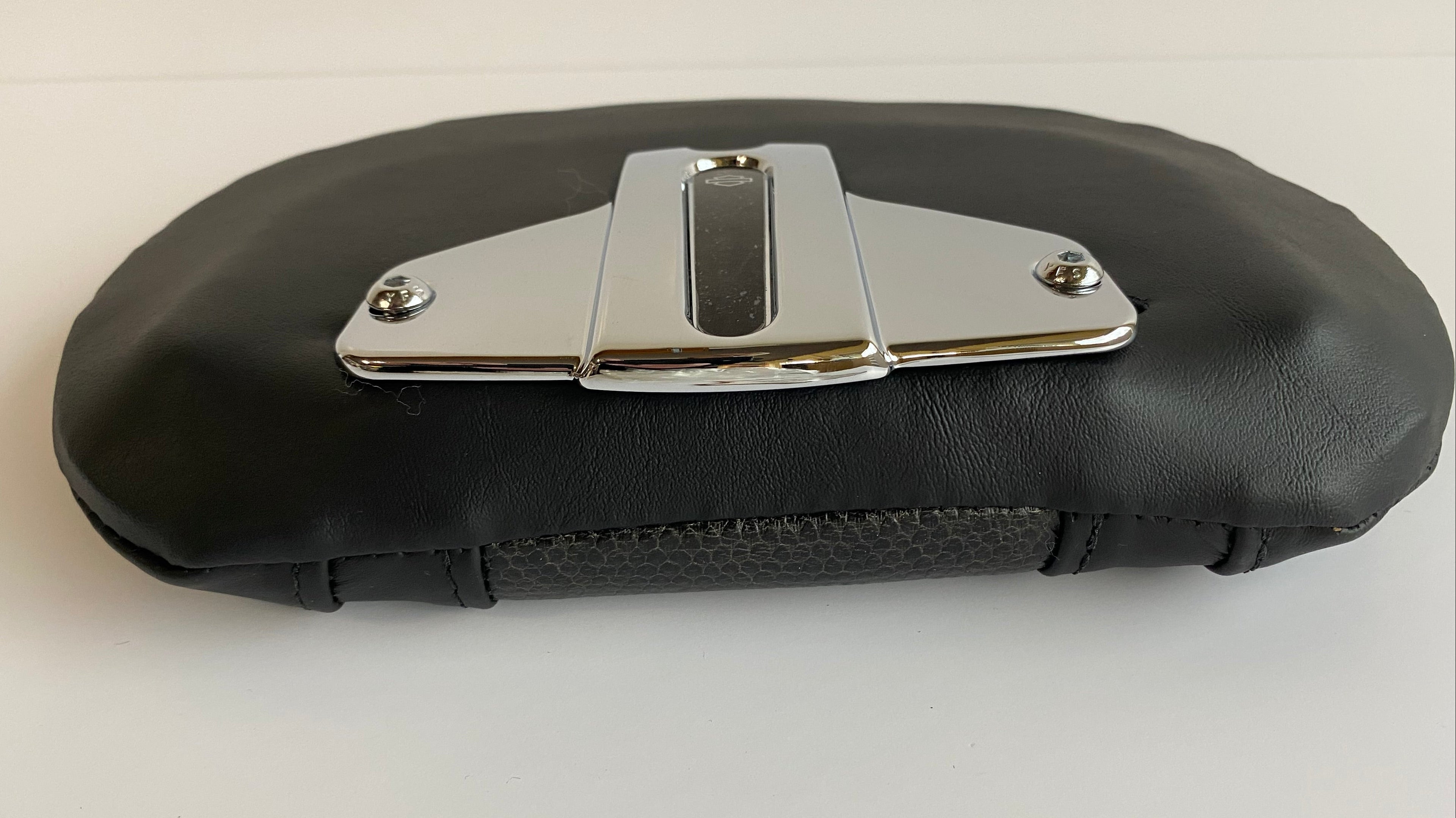 Pouf dosseret sissy bar Touring CVO Harley Davidson REF OEM 52316-05A