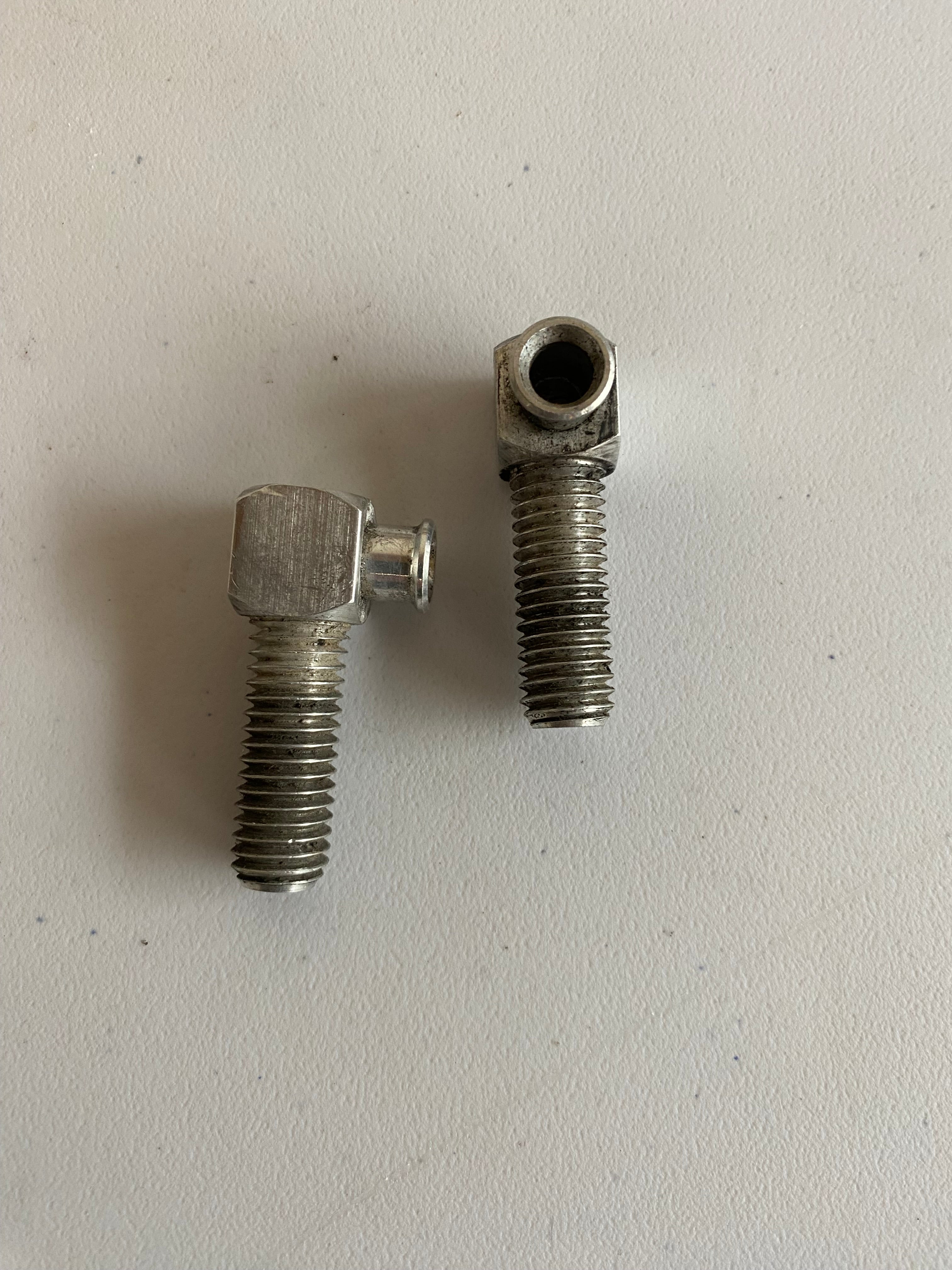 Set of 2 aluminum angled breather screws 1/2-13 Harley Davidson