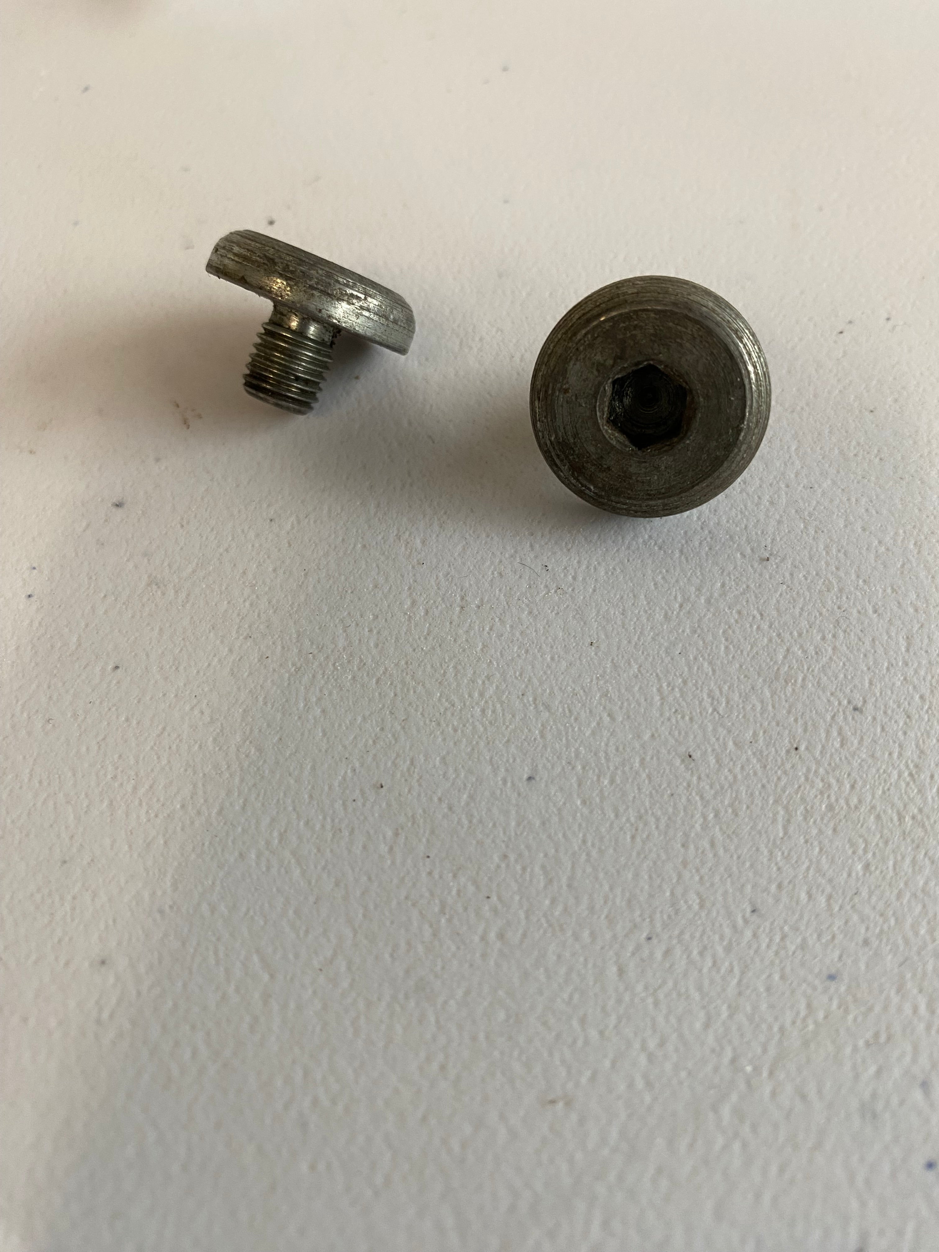 Set of two screws for S&amp;S Harley Davidson breather REF: 17-0346