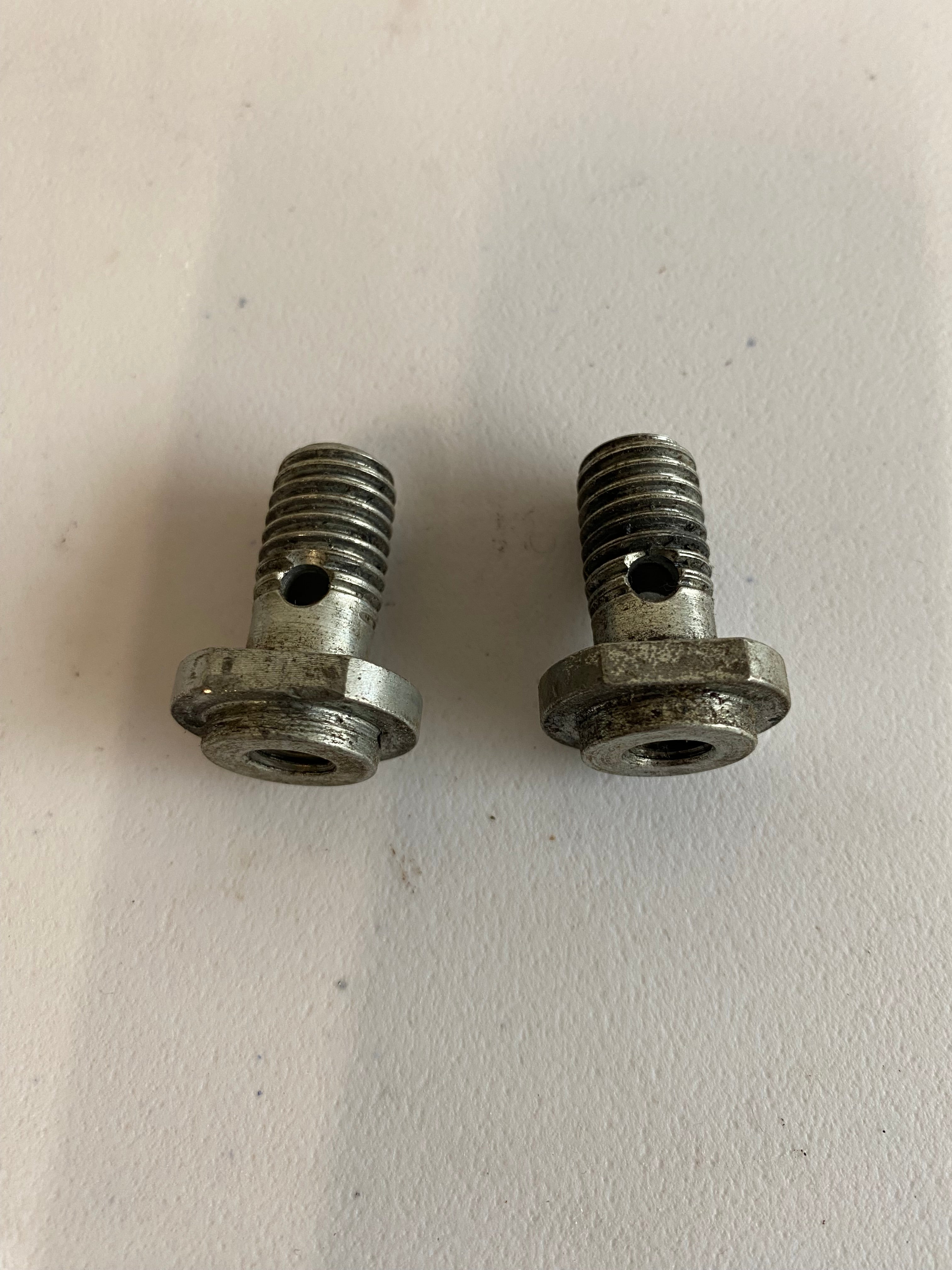 Set of two S&amp;S 1/2-13 Harley Davidson breather screws REF: 17-0347