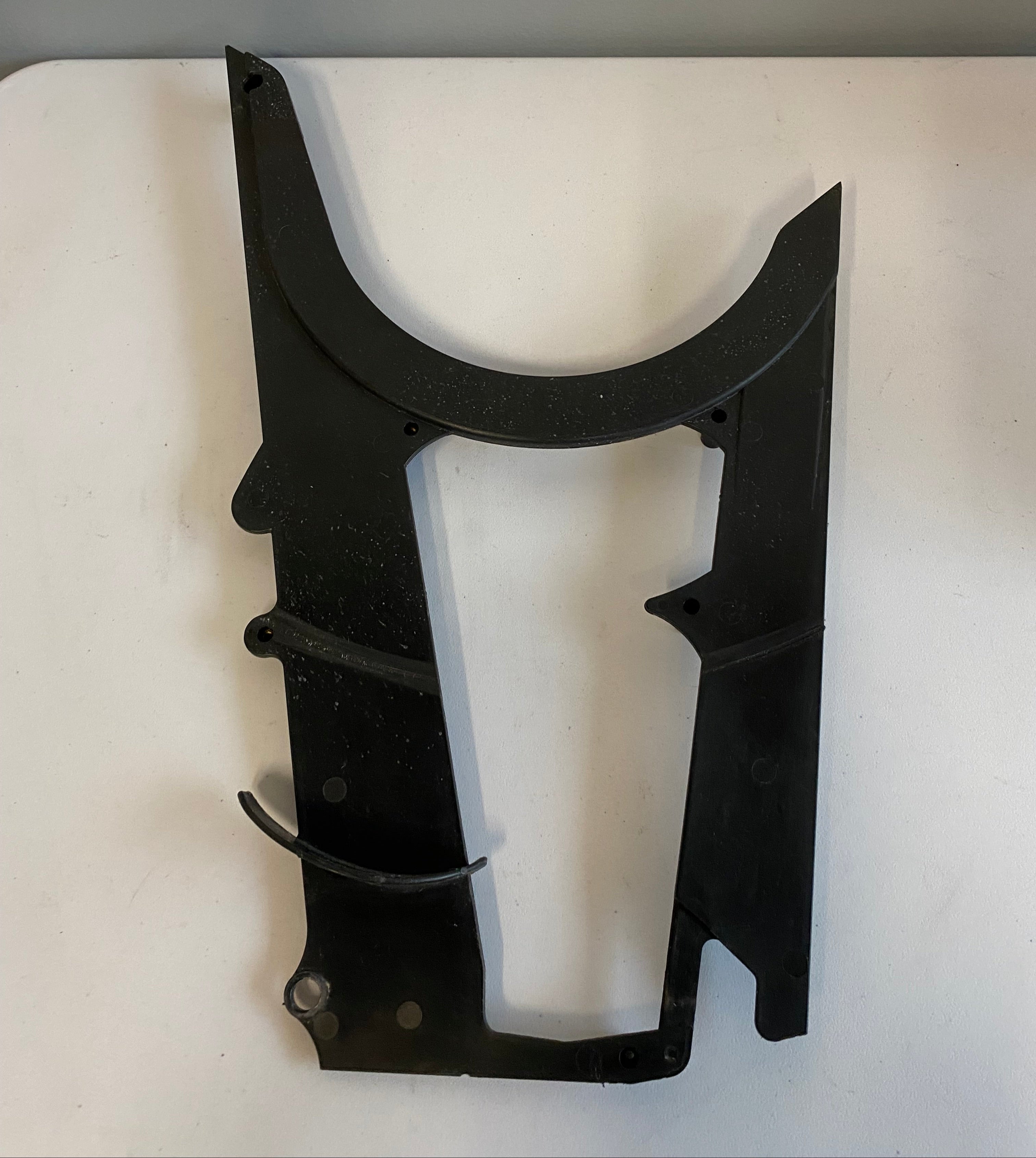 Pare courroie de transmission intérieure BUELL REF OEM : M0564.02A8
