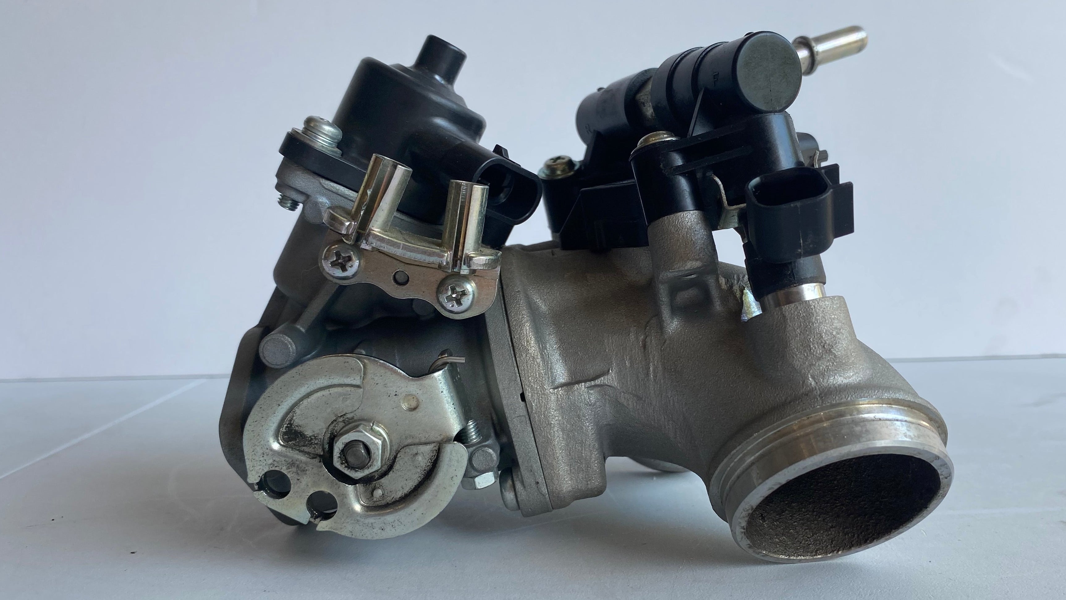 Corps d'injection 34 mm Street XG500 Harley Davidson REF OEM 27200007