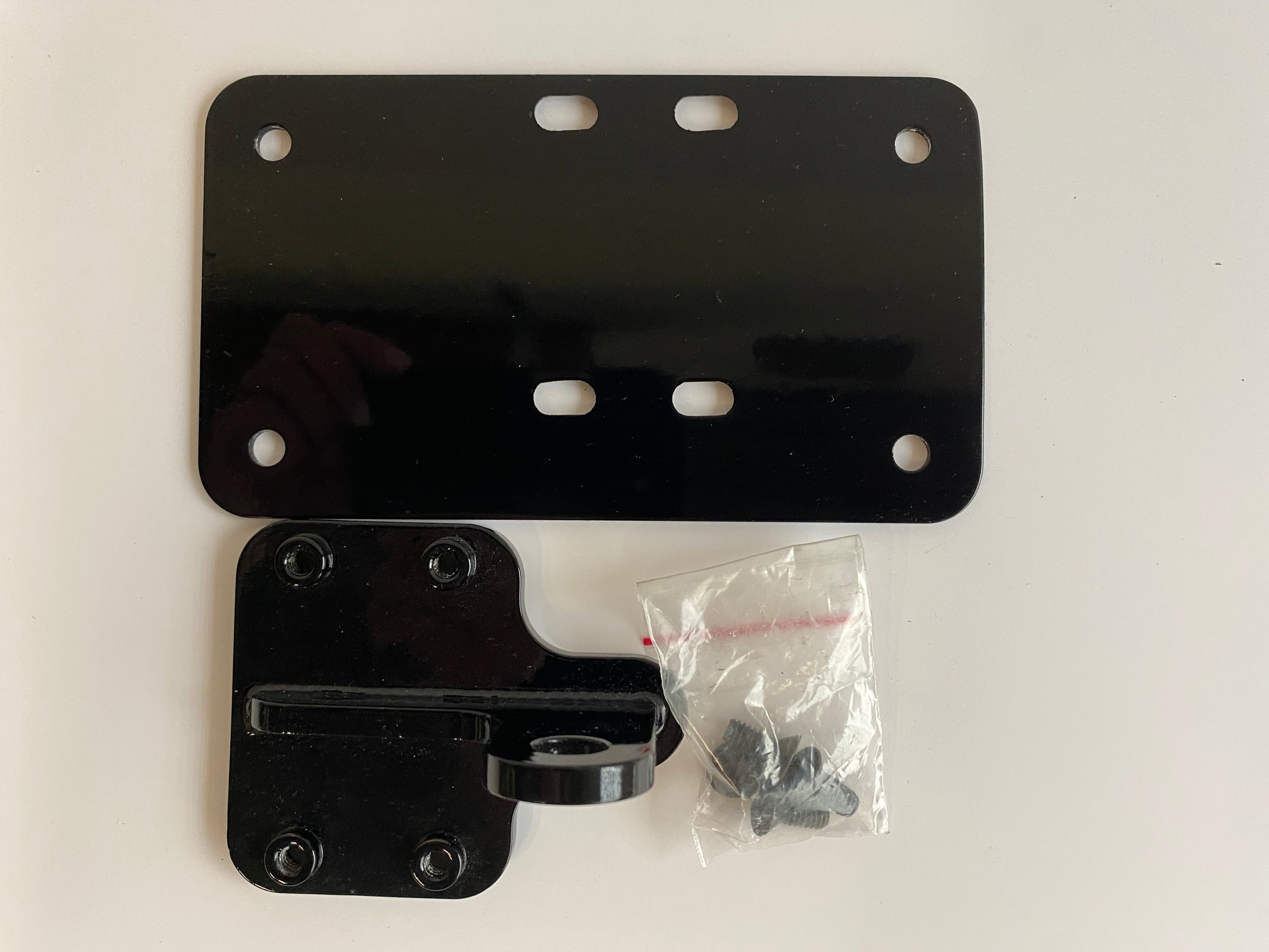 Support de plaque d'immatriculation latéral Harley Davidson REF MCS 938062