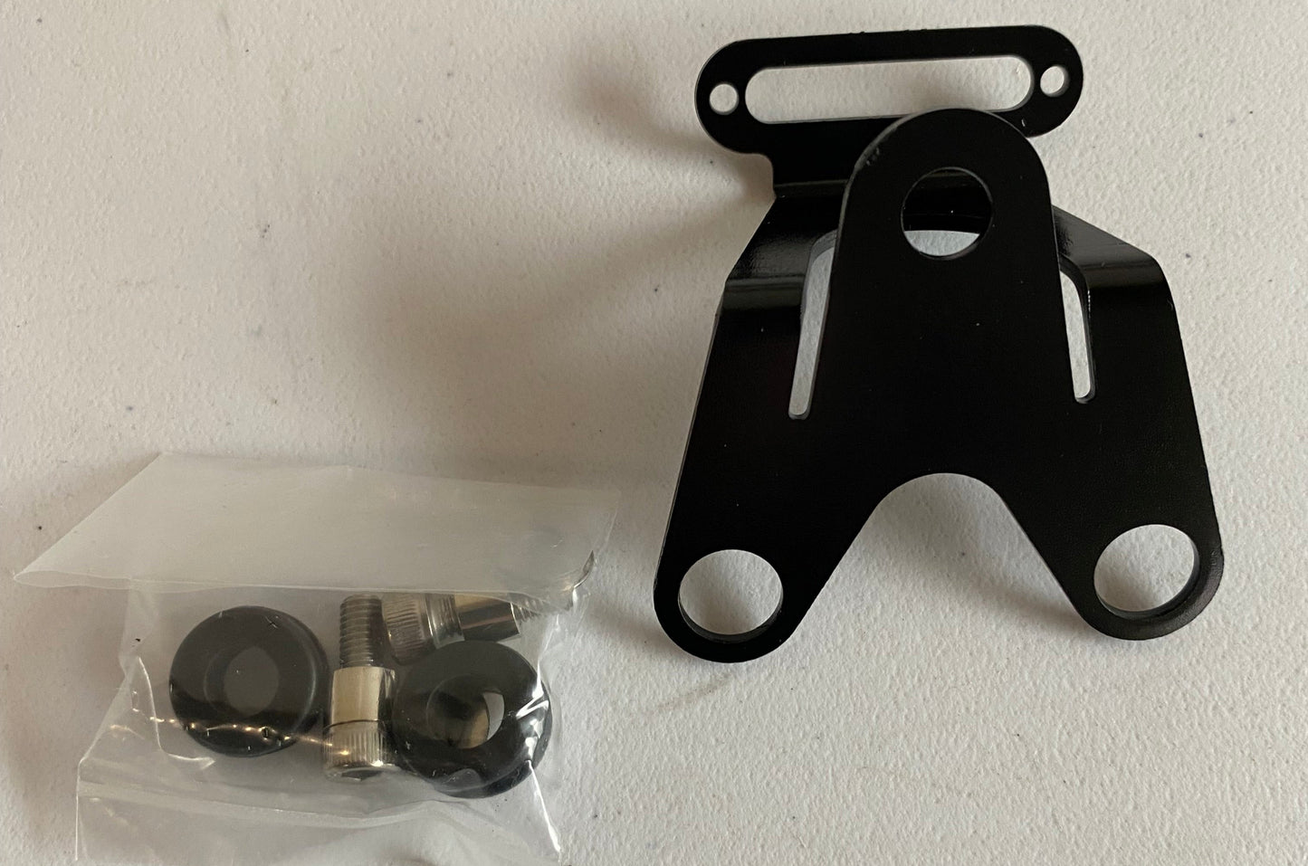 Daytona Harley Davidson Tachometer- und Blinkerhalterung REF: 510191