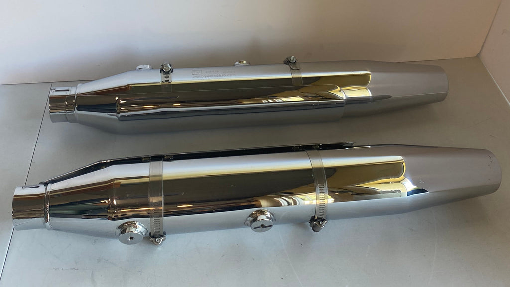Genuine Harley Davidson Softail Muffler Set REF OEM 65682-07 &amp; 65685-07