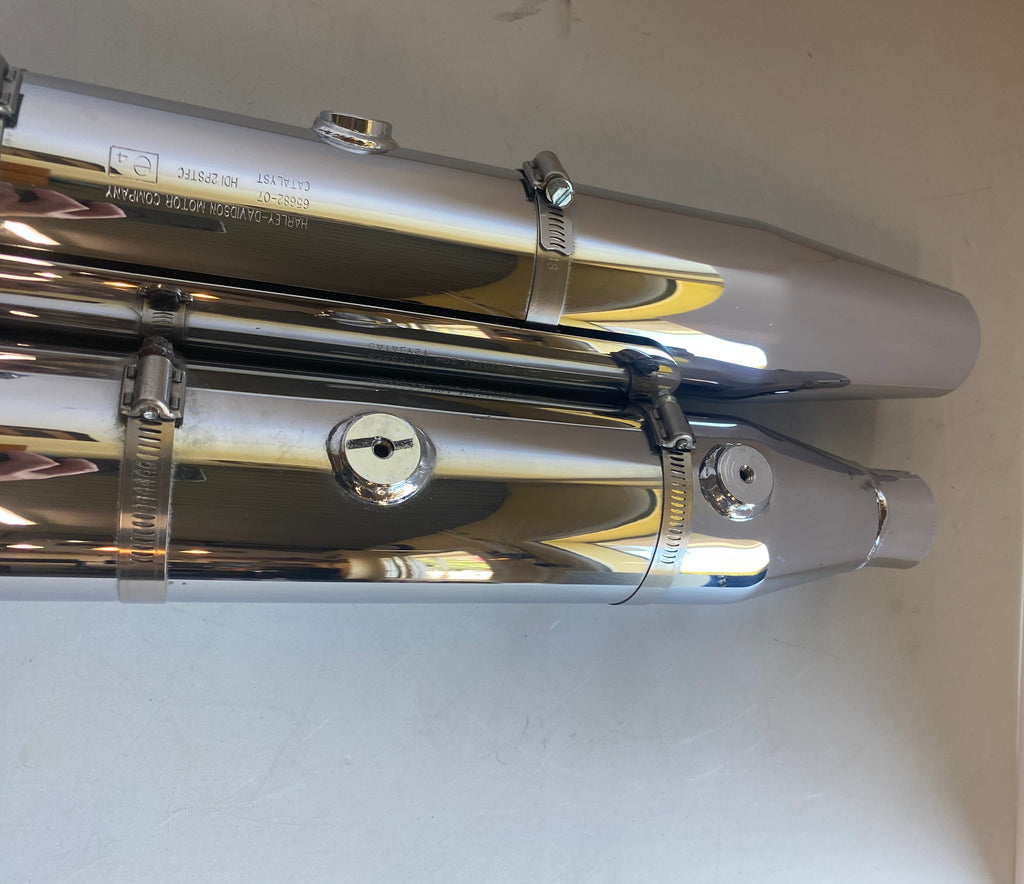 Genuine Harley Davidson Softail Muffler Set REF OEM 65682-07 &amp; 65685-07