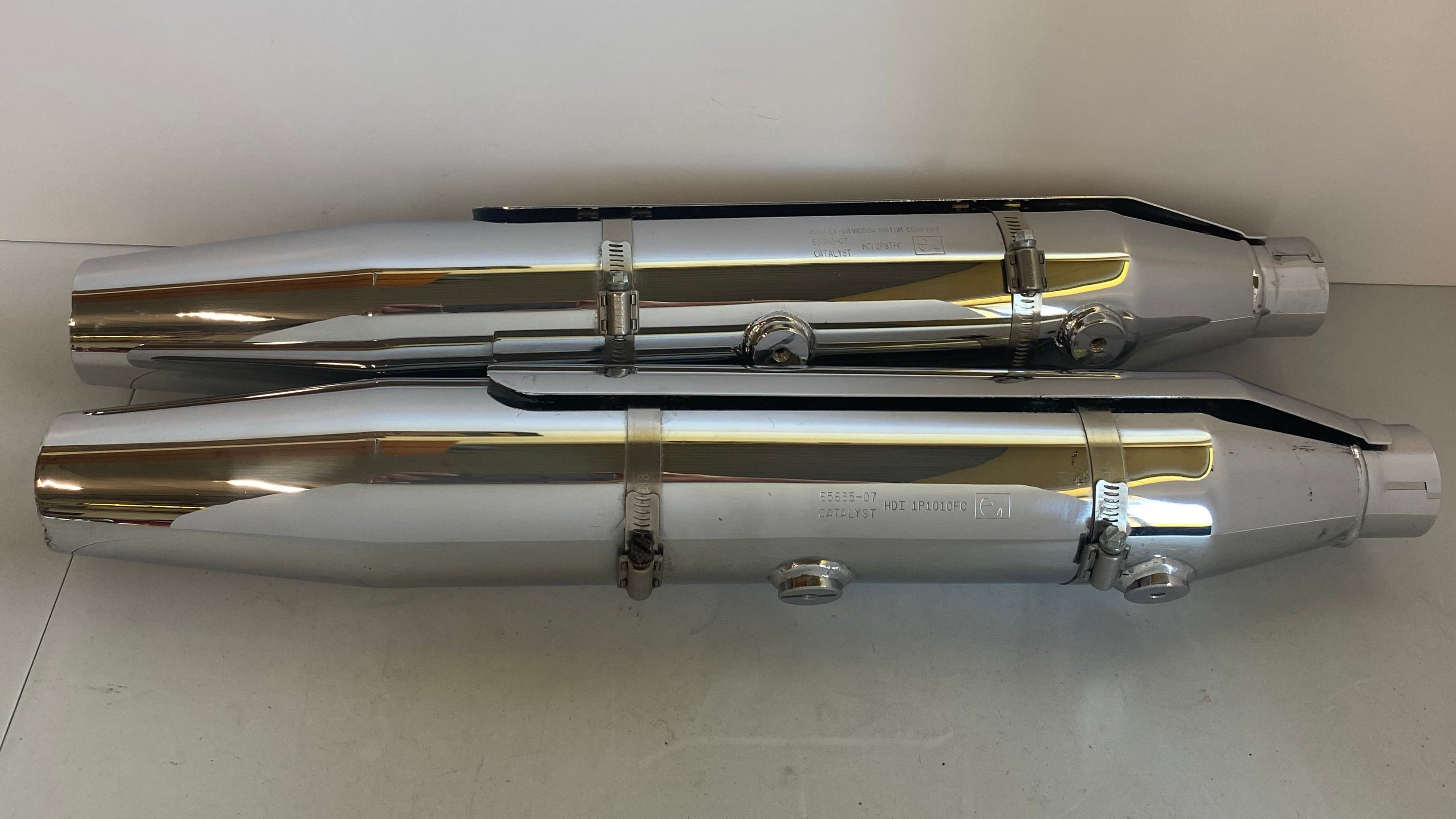 Genuine Harley Davidson Softail Muffler Set REF OEM 65682-07 &amp; 65685-07