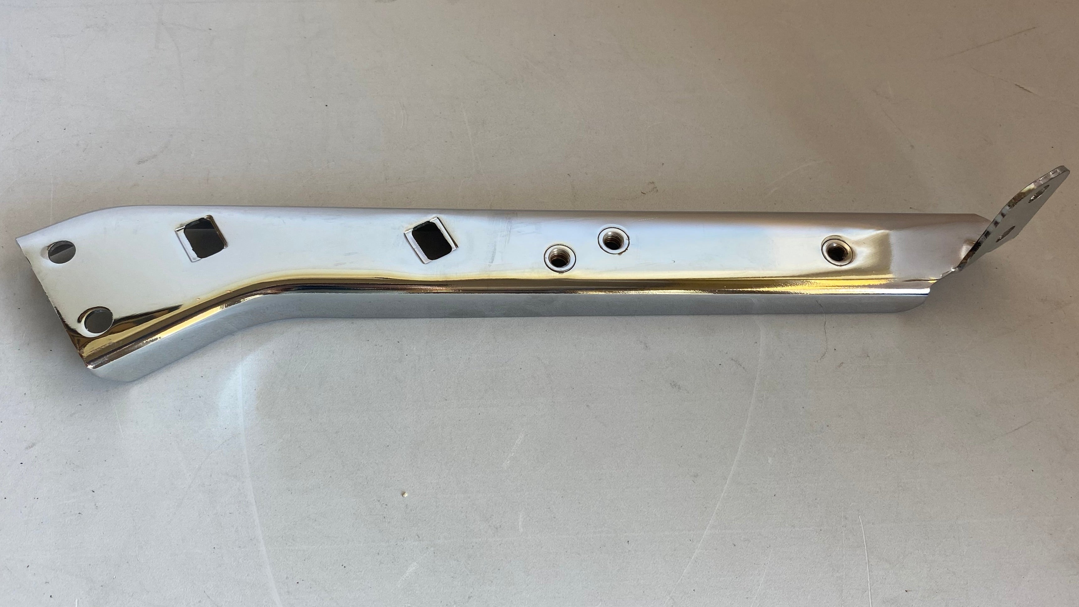 Support de sacoche/silencieux chromé droit Touring Harley Davidson REF OEM 90720-79C