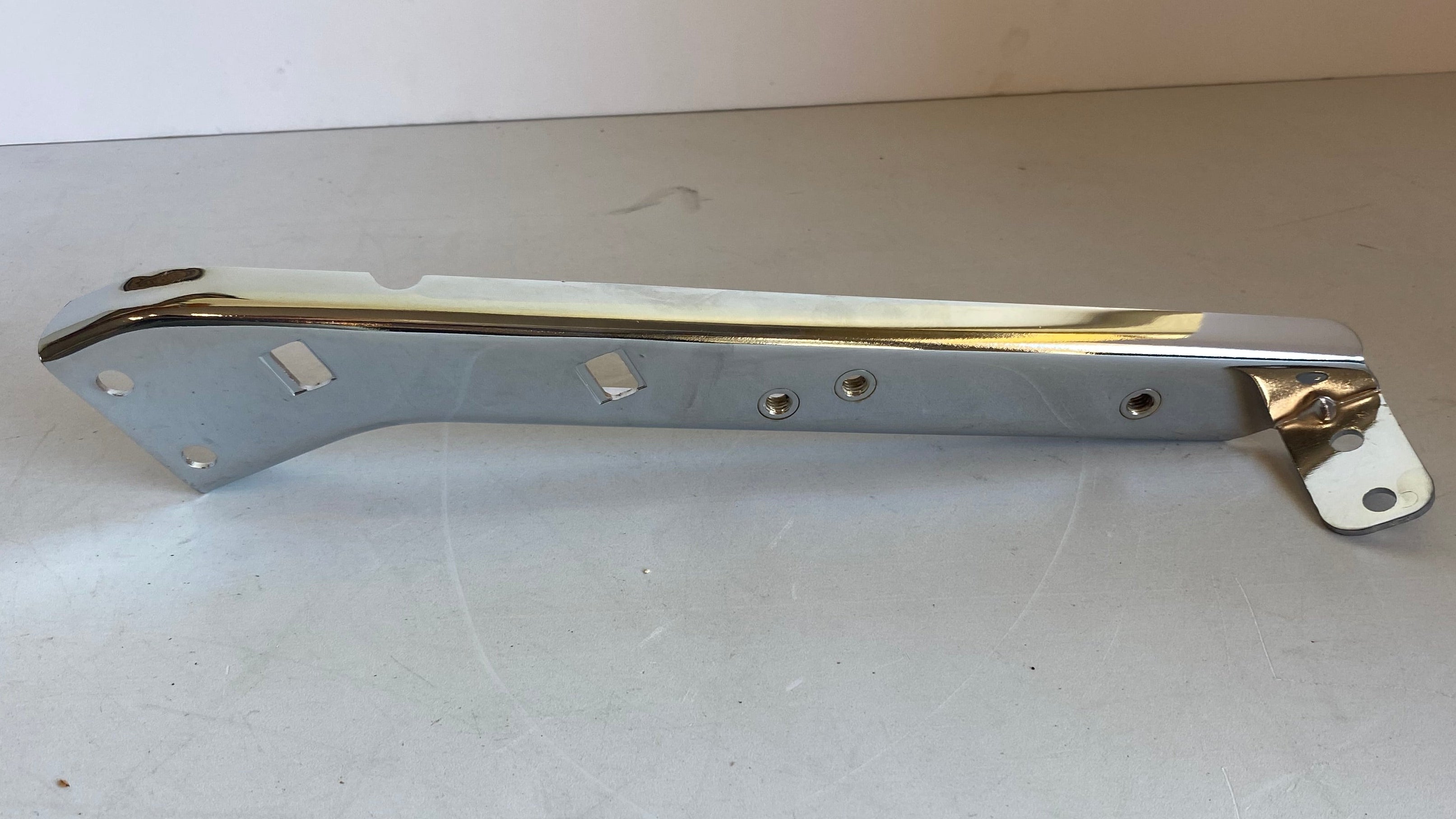 Support de sacoche/silencieux chromé droit Touring Harley Davidson REF OEM 90720-79C