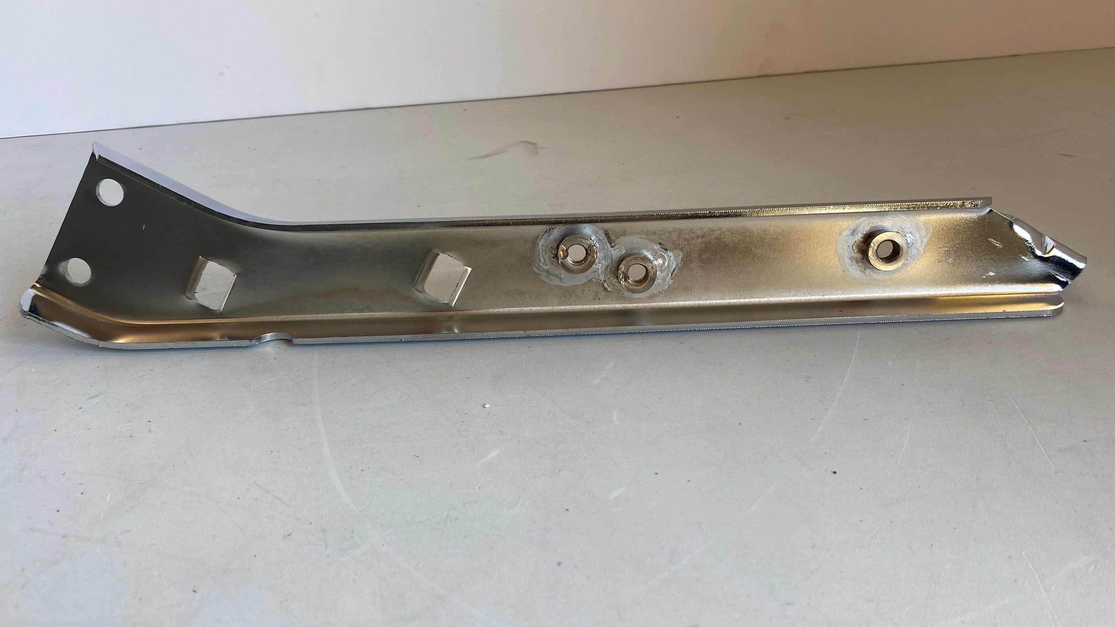 Support de sacoche/silencieux chromé droit Touring Harley Davidson REF OEM 90720-79C