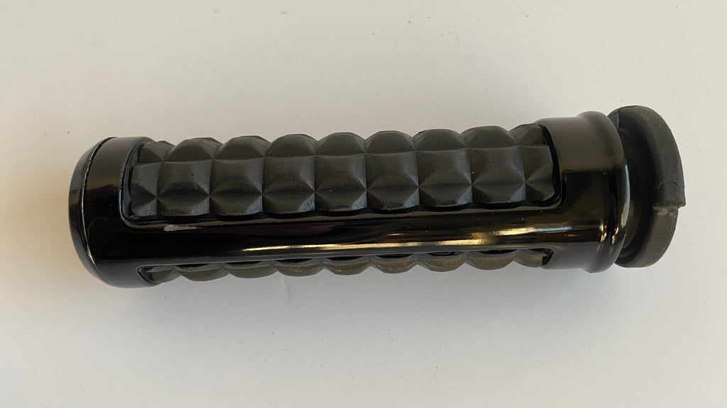 Poignée gauche Dominion black HDMC Harley Davidson REF 56100231 ou 56100232