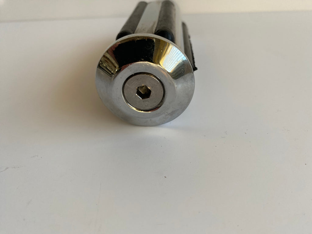 Cale pied rail chrome Harley Davidson REF MCS 599080