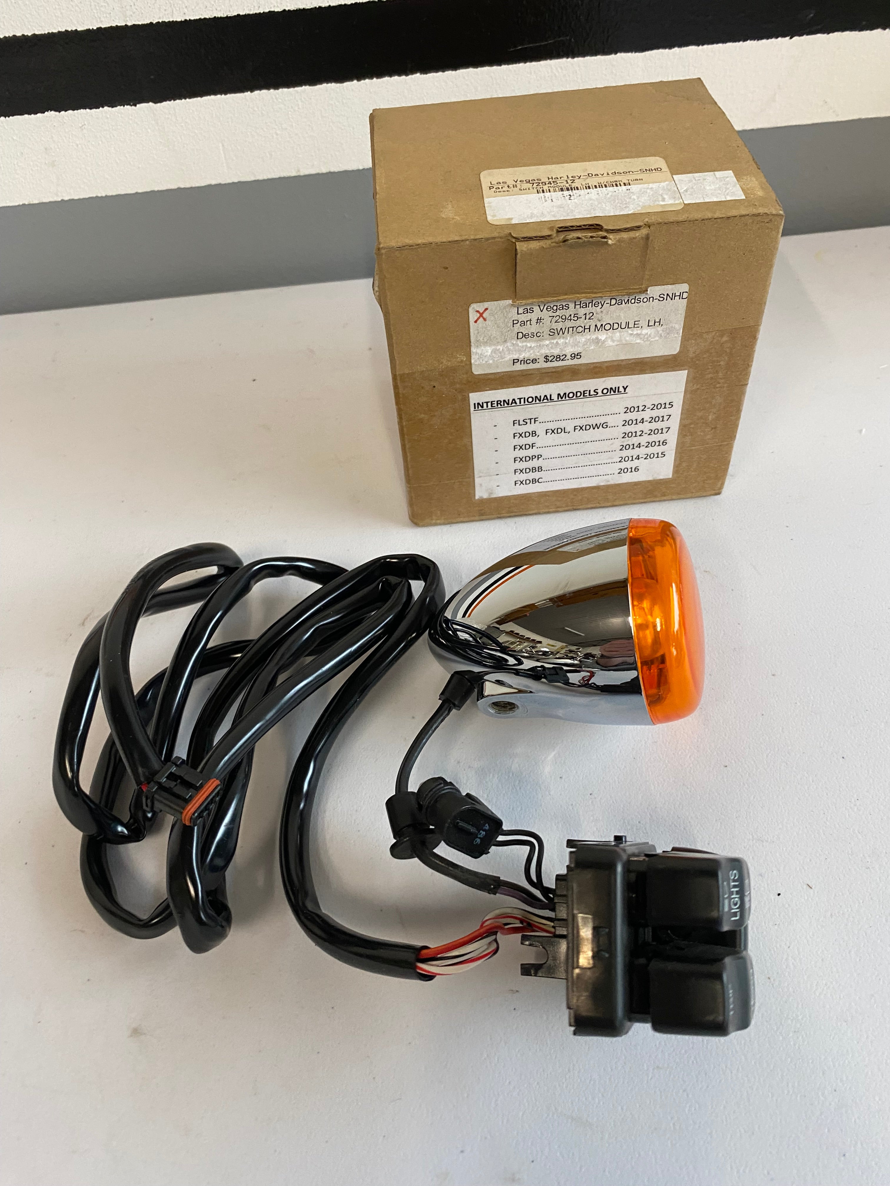 Left switch with front indicator Harley Davidson REF OEM: 72945-12