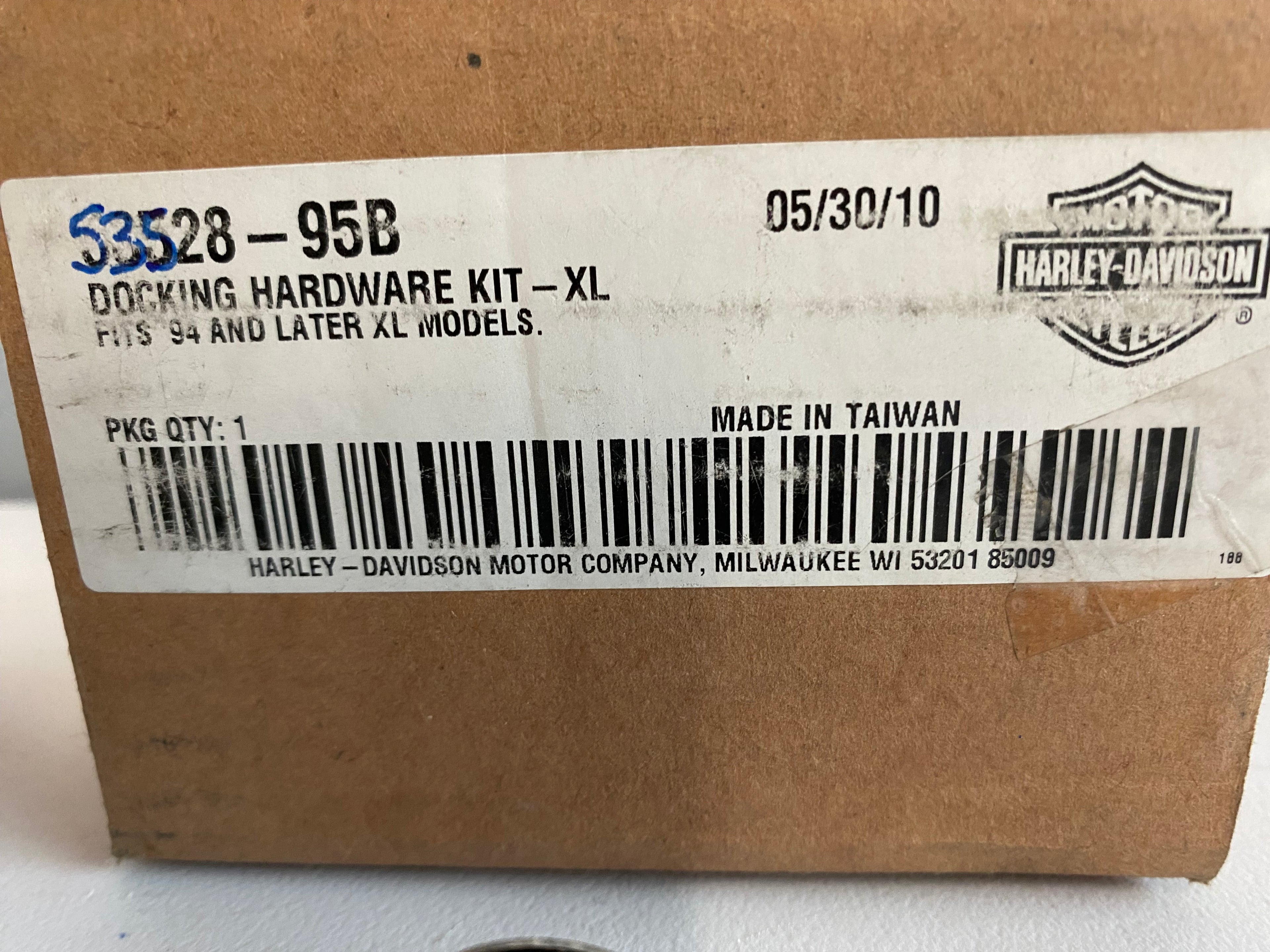 Sportster Harley Davidson sissy bar attachments OEM REF: 53528-95B