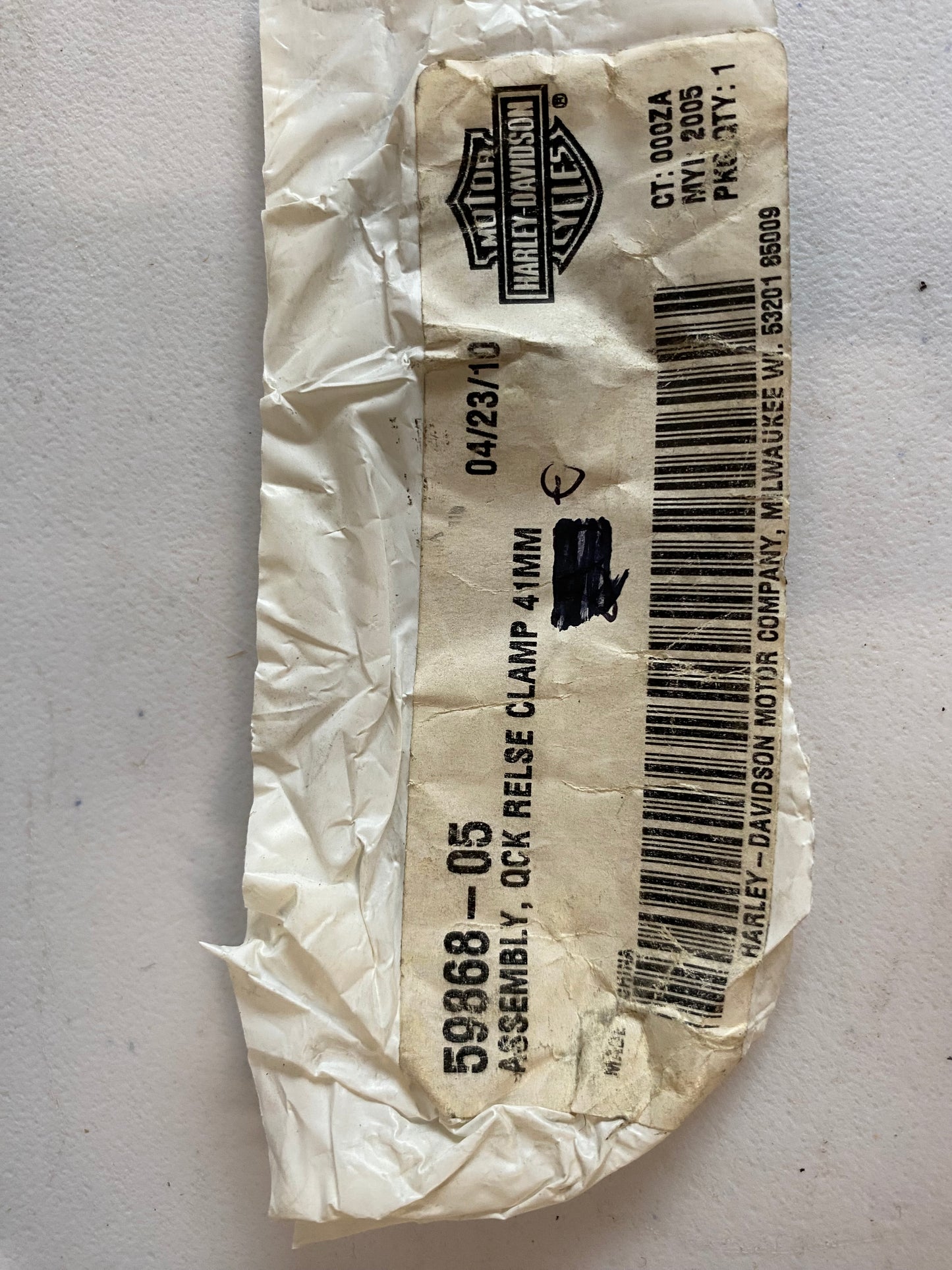 Attache de pare brise Harley Davidson REF OEM : 59868-05