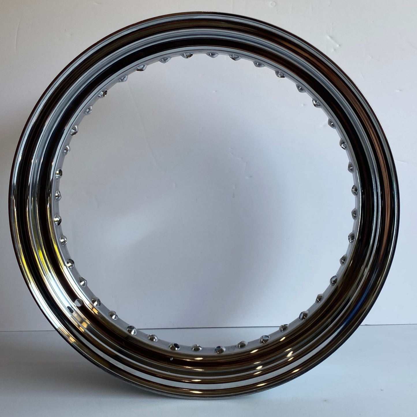 Cerclage de roue 3.00 x 16 chromé 40 trous Harley Davidson REF MCS 506279