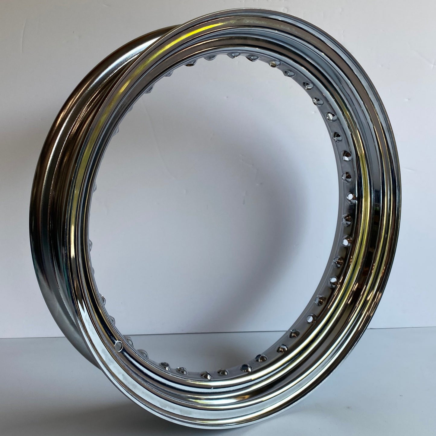 Cerclage de roue 3.00 x 16 chromé 40 trous Harley Davidson REF MCS 506279